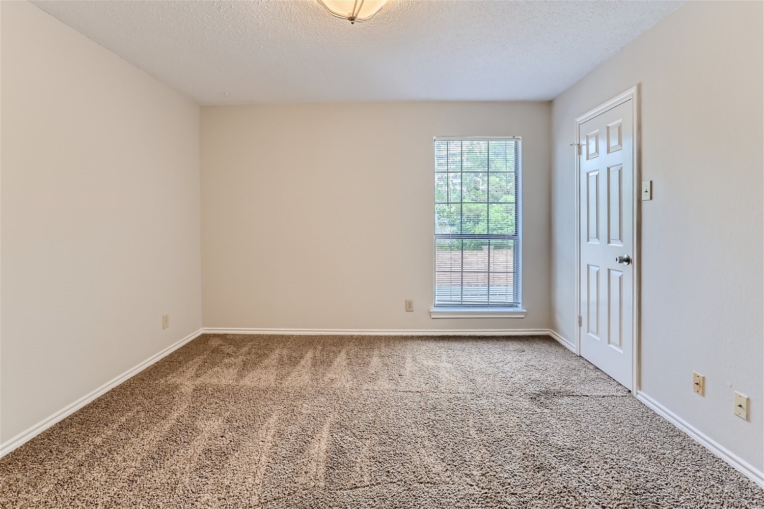 16301 Ledgemont Lane Addison TX 75001