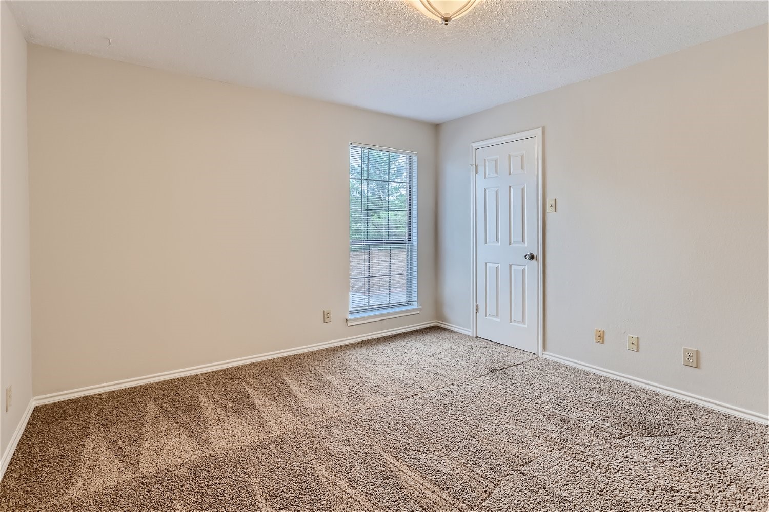 16301 Ledgemont Lane Addison TX 75001