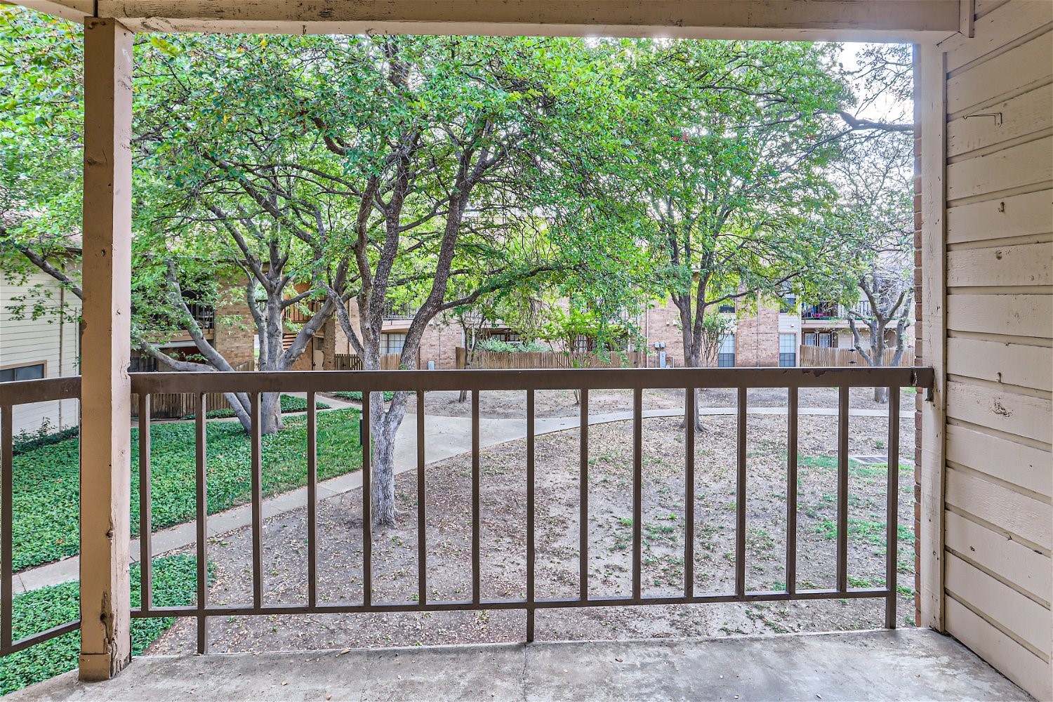 16301 Ledgemont Lane Addison TX 75001