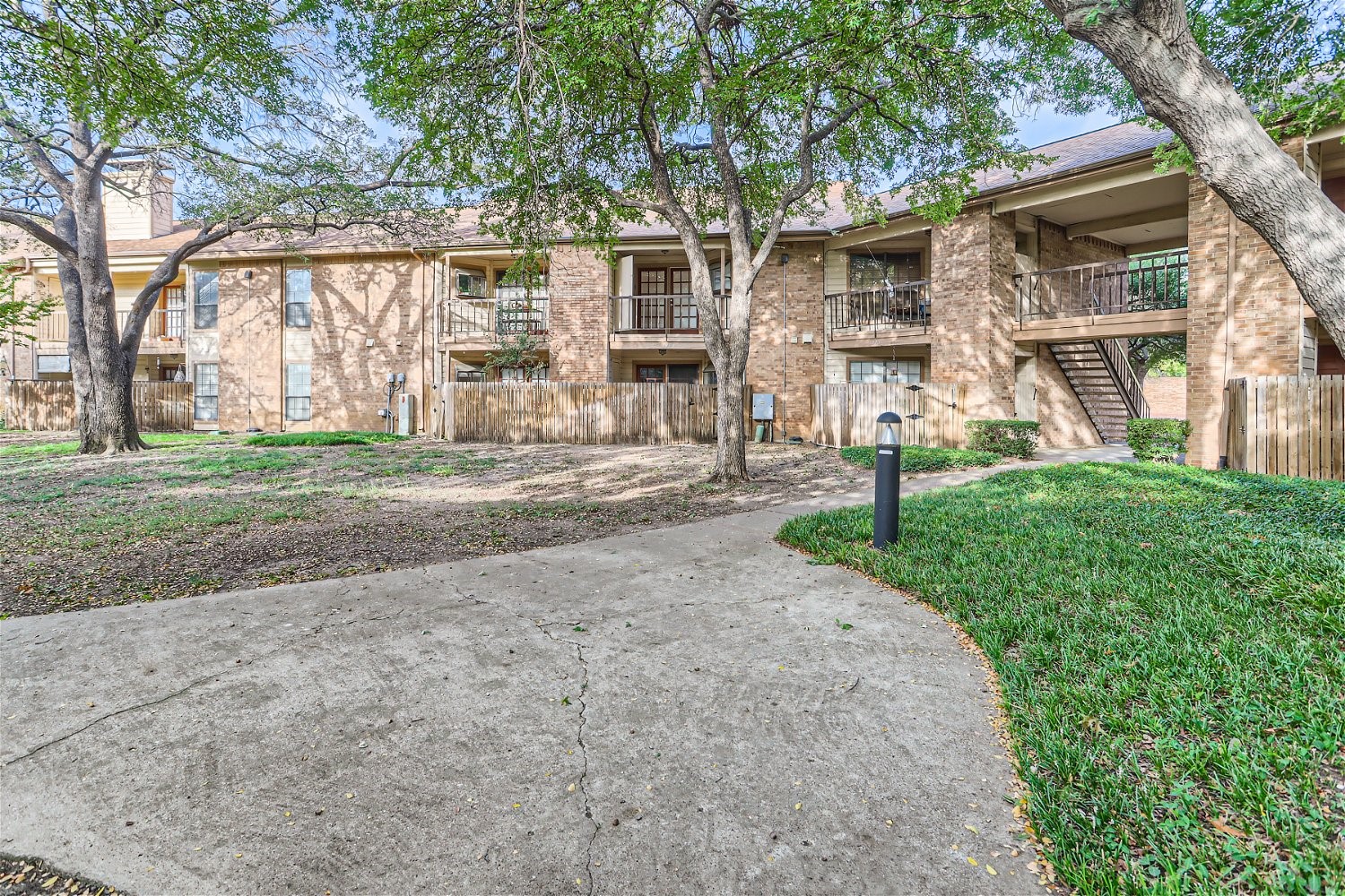 16301 Ledgemont Lane Addison TX 75001