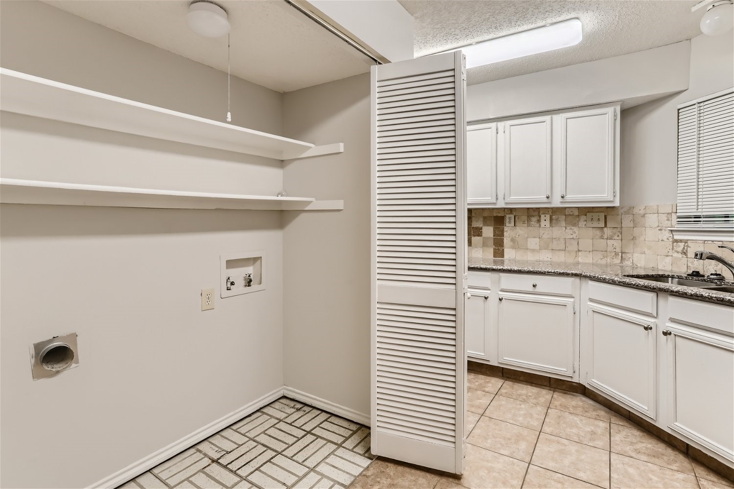 16301 Ledgemont Lane Addison TX 75001