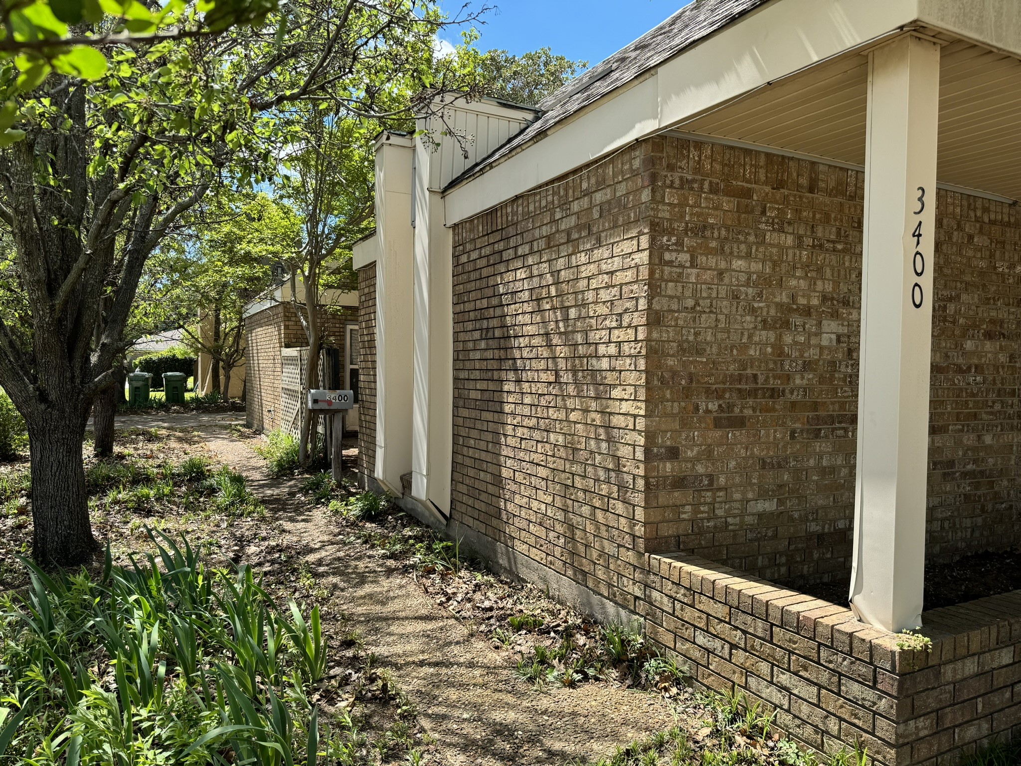 3400 Ambassador Row Dalworthington Gardens TX 76013