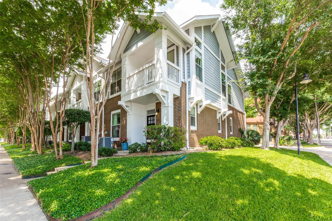 1846 Summit Avenue Dallas TX 75206