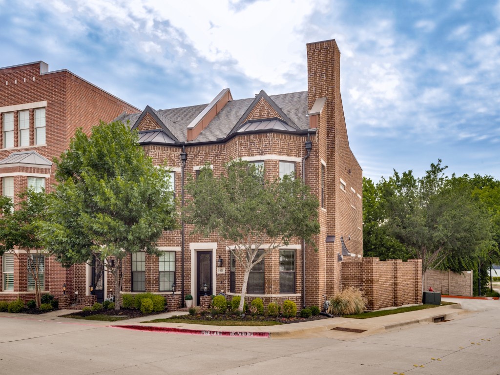 420 Crockett Circle Roanoke TX 76262
