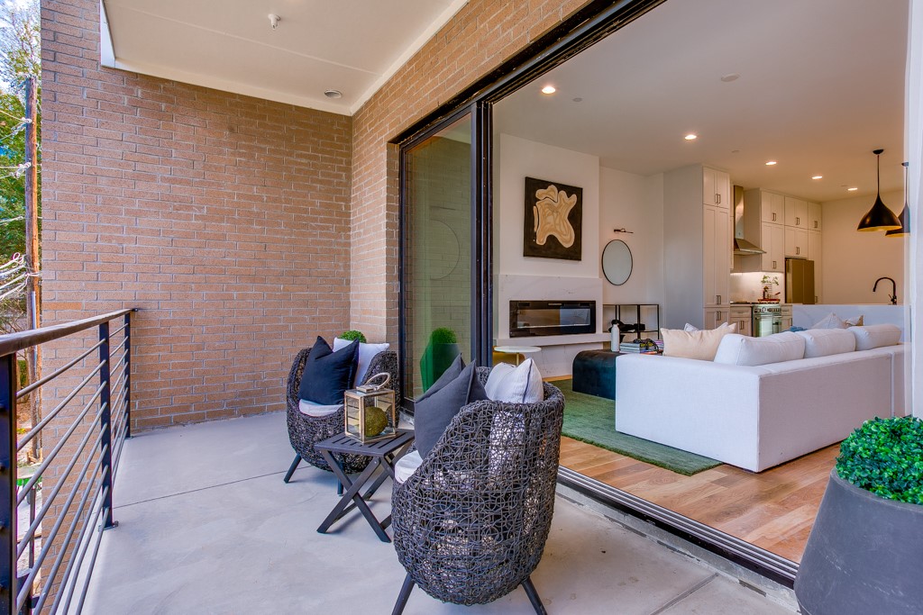 805 Pavillon Street Dallas TX 75204