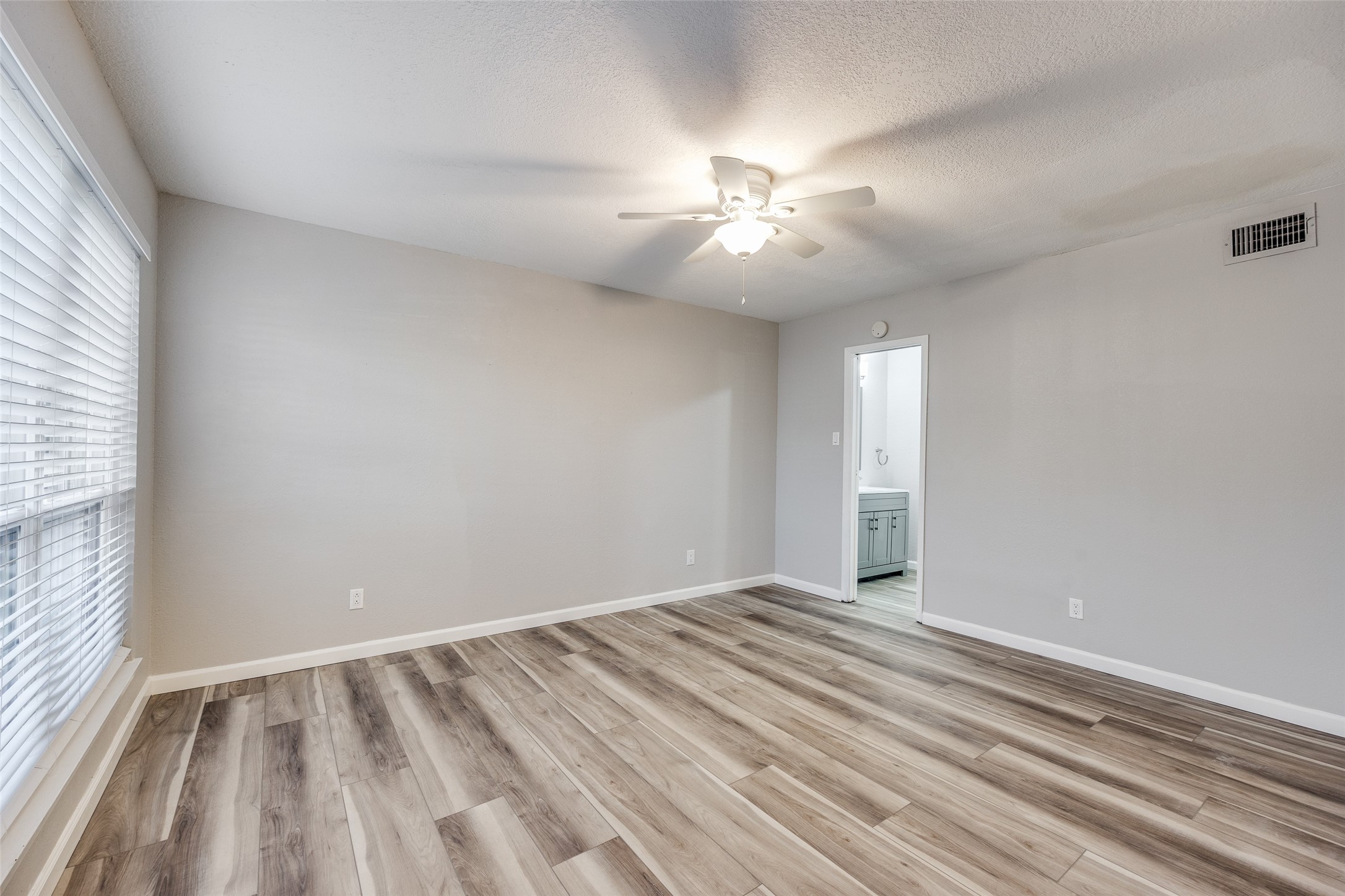 5981 Arapaho Road Dallas TX 75248