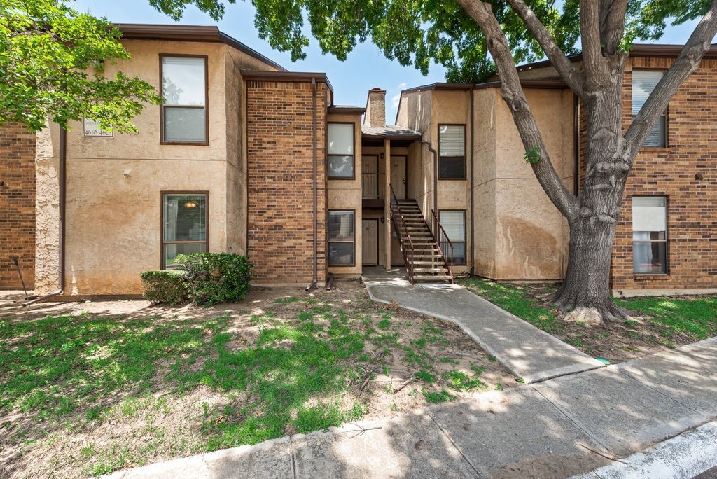 2014 Willoughby Lane Arlington TX 76011