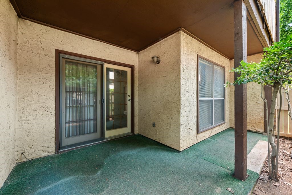 2014 Willoughby Lane Arlington TX 76011