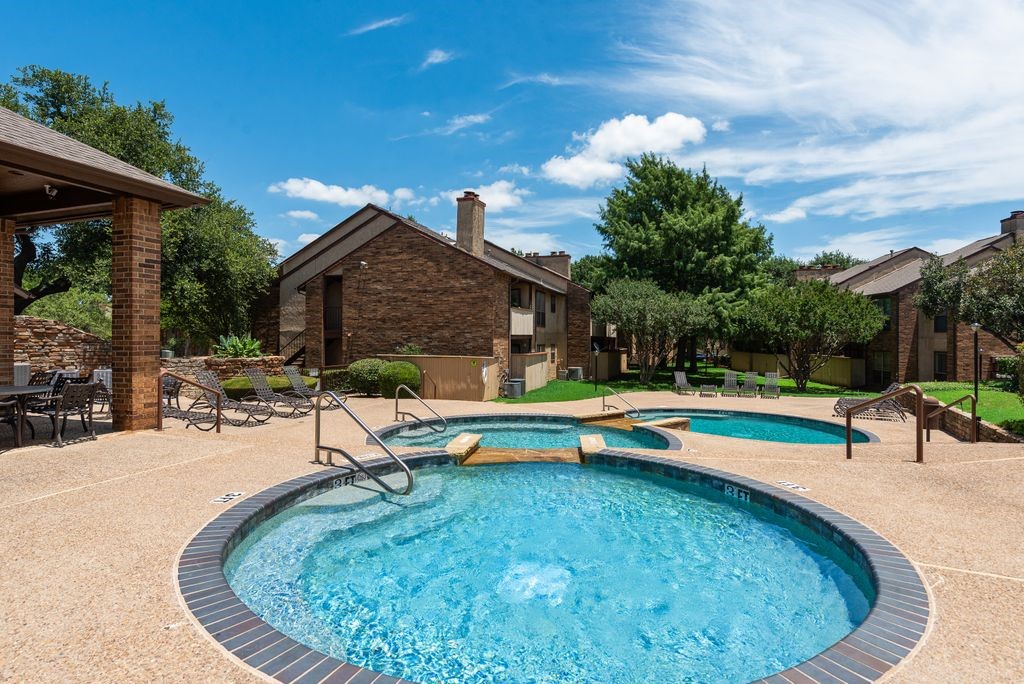 2014 Willoughby Lane Arlington TX 76011