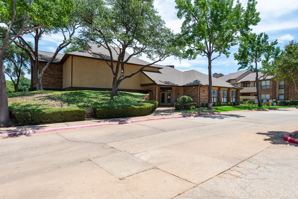 2014 Willoughby Lane Arlington TX 76011