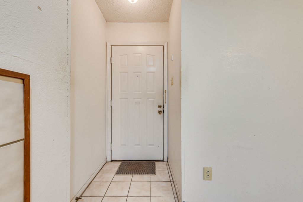 2014 Willoughby Lane Arlington TX 76011