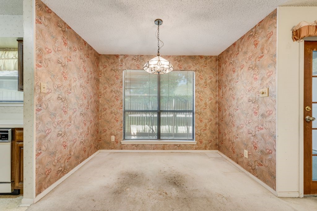 2014 Willoughby Lane Arlington TX 76011