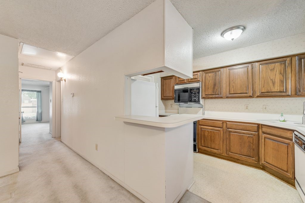 2014 Willoughby Lane Arlington TX 76011