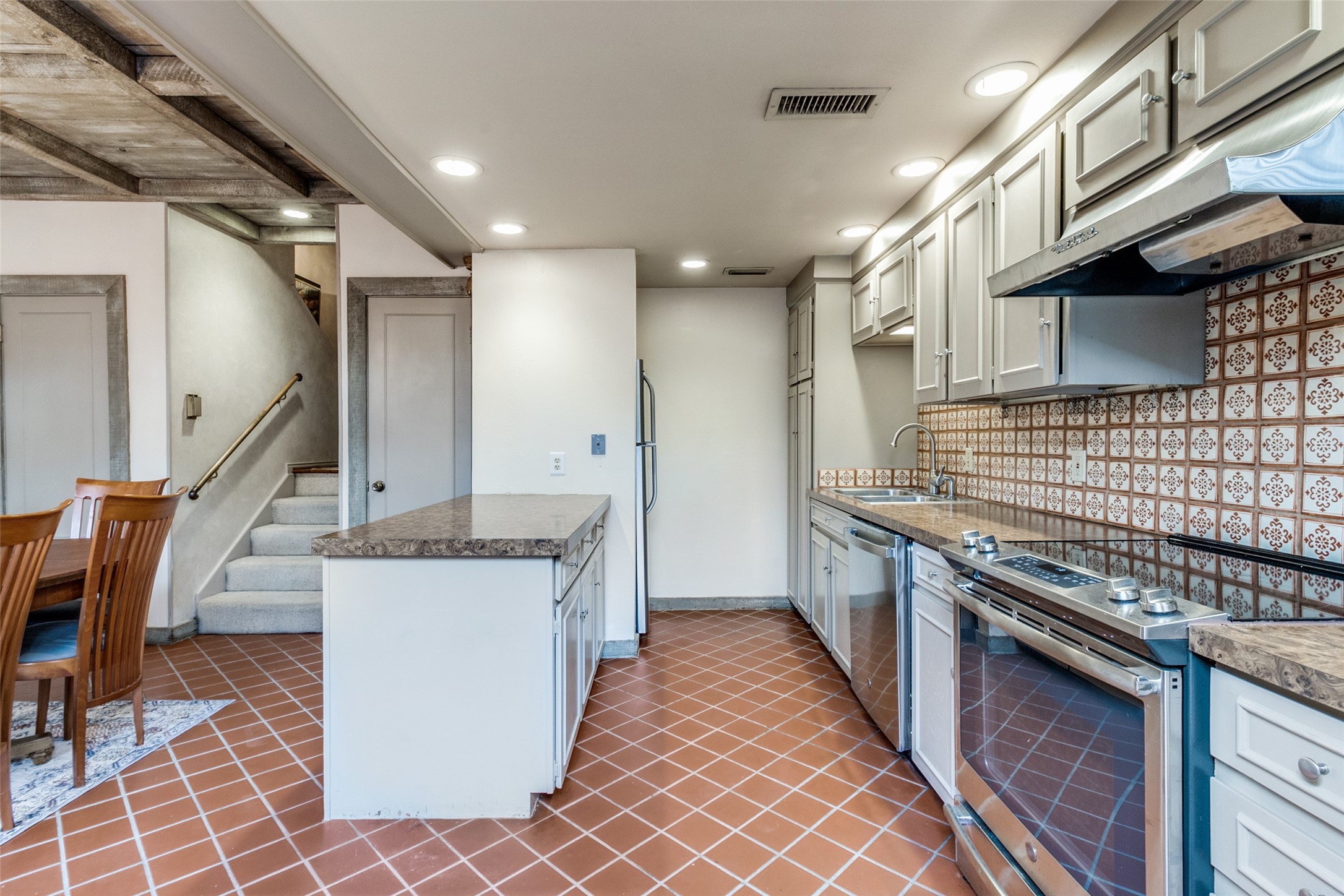 3327 Prescott Avenue Dallas TX 75219