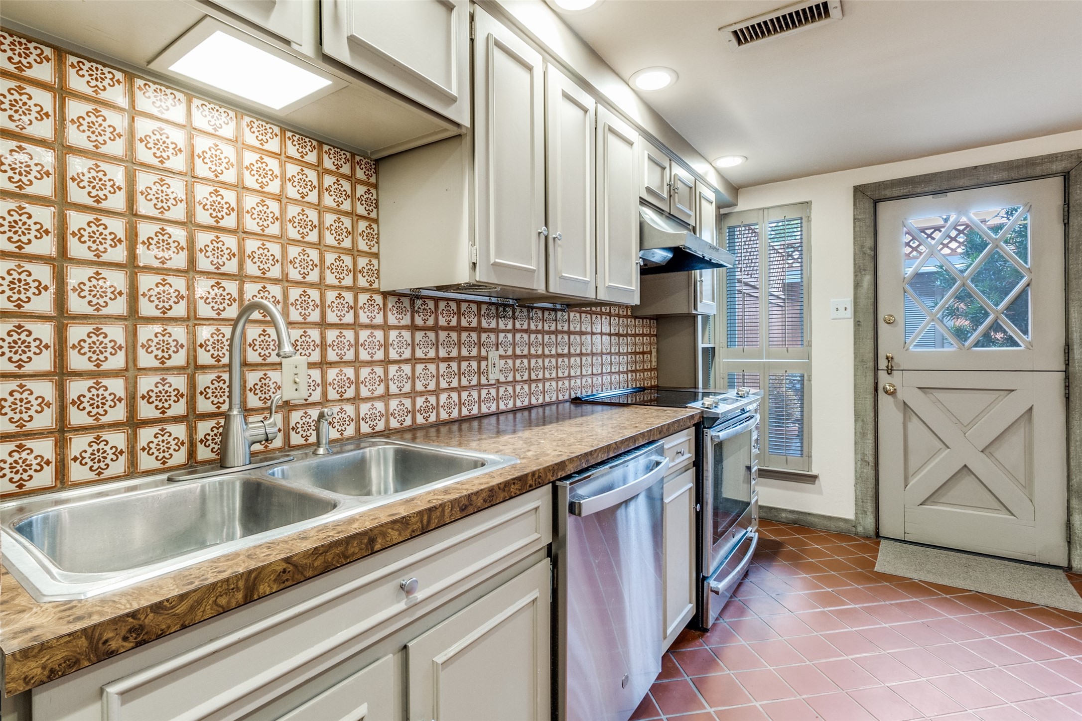 3327 Prescott Avenue Dallas TX 75219