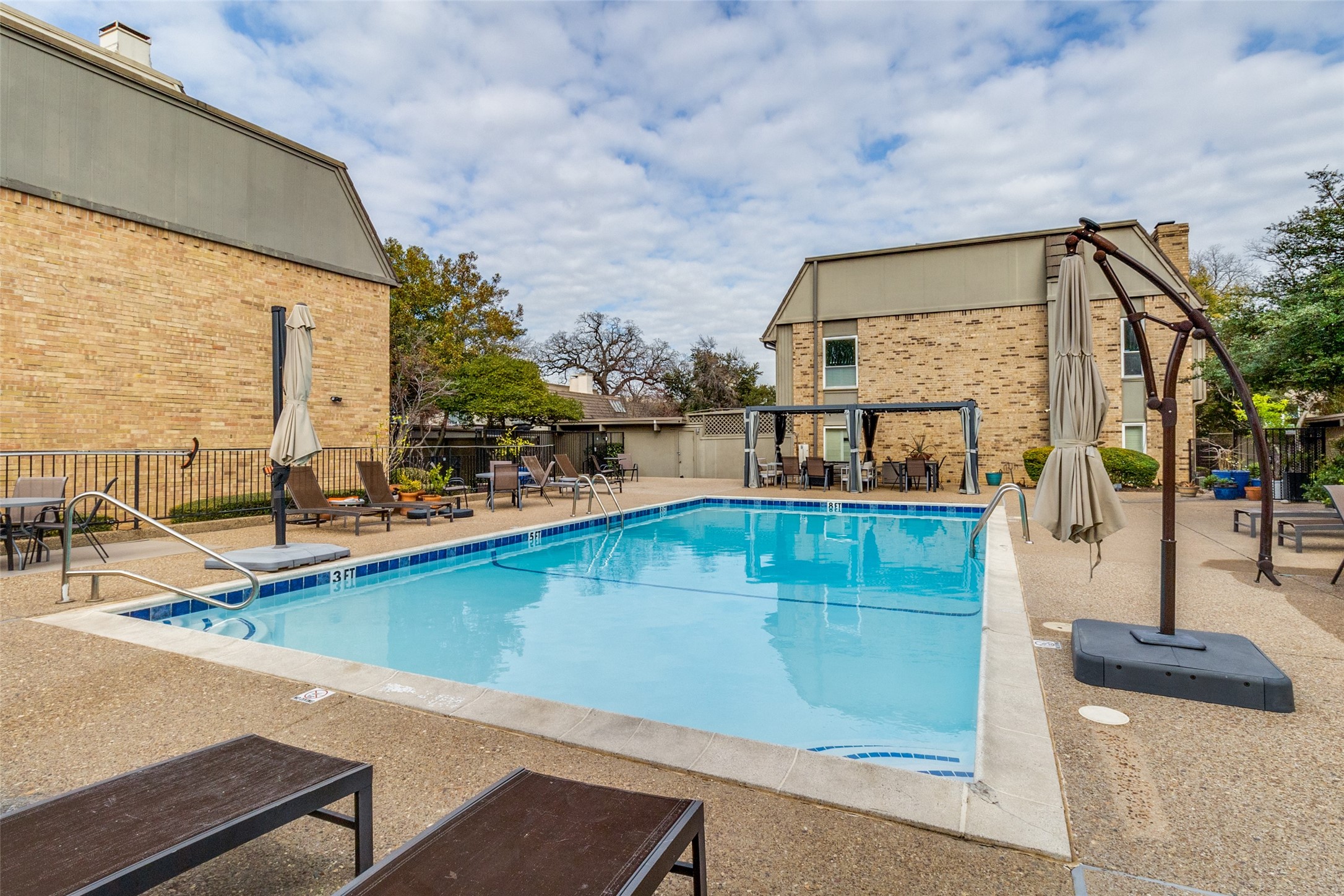 3327 Prescott Avenue Dallas TX 75219