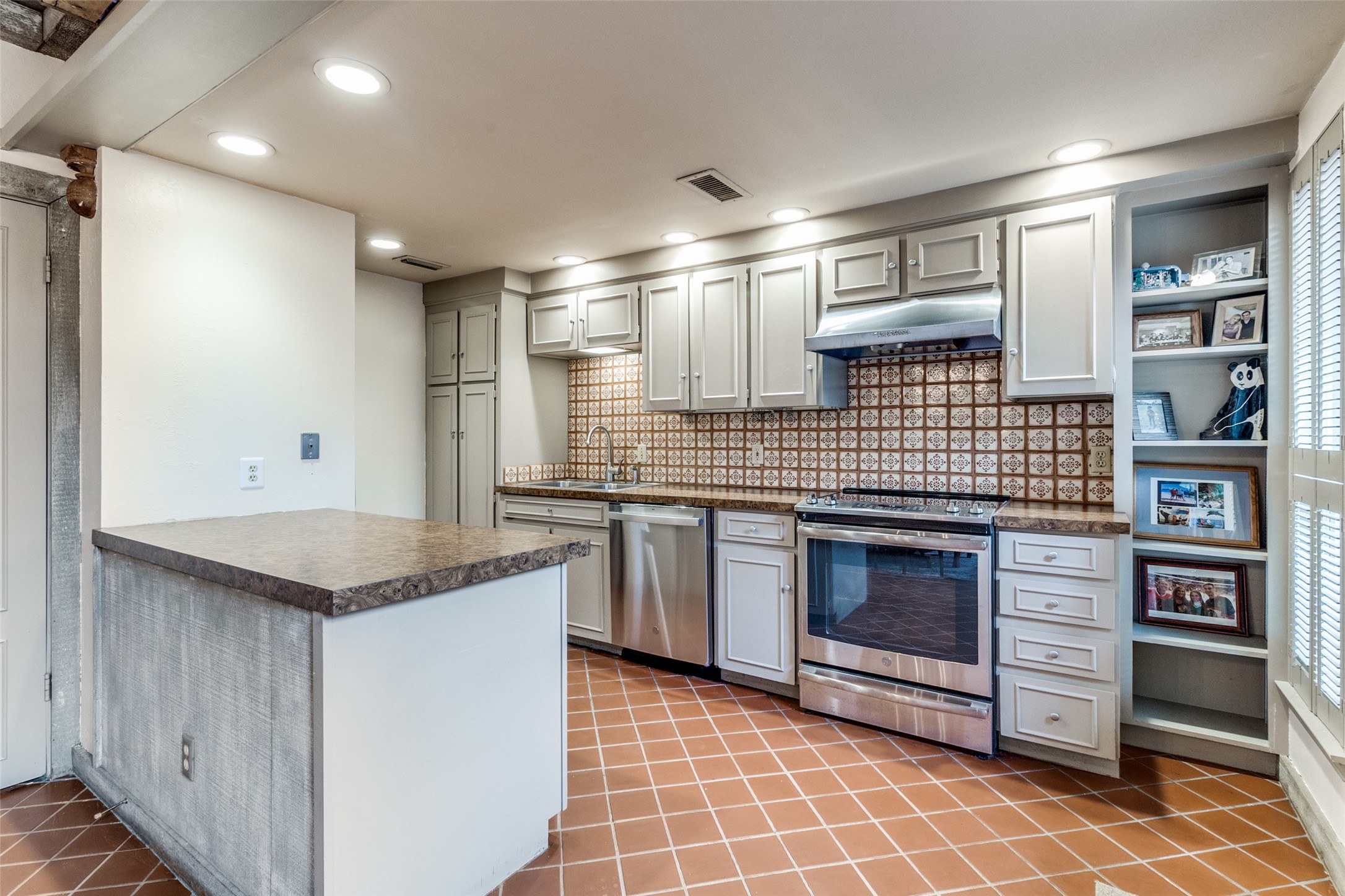 3327 Prescott Avenue Dallas TX 75219