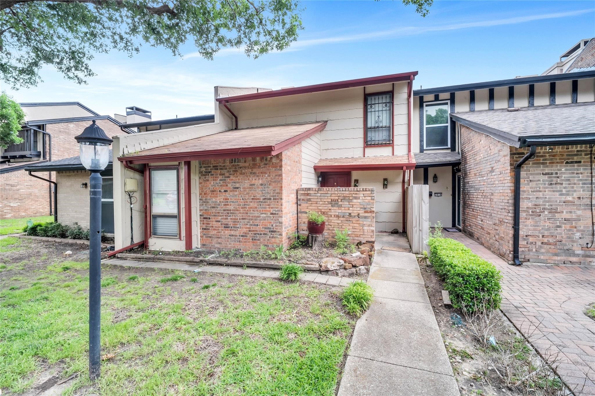 2014 Court Place Garland TX 75041