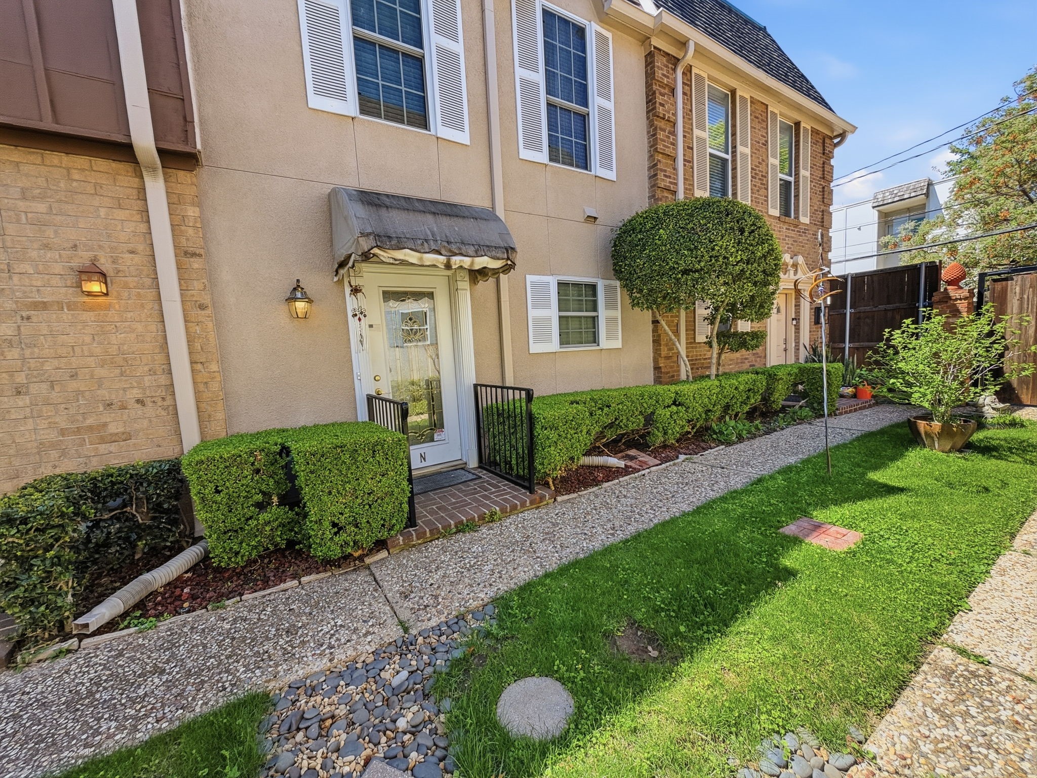 2727 Shelby Avenue Dallas TX 75219