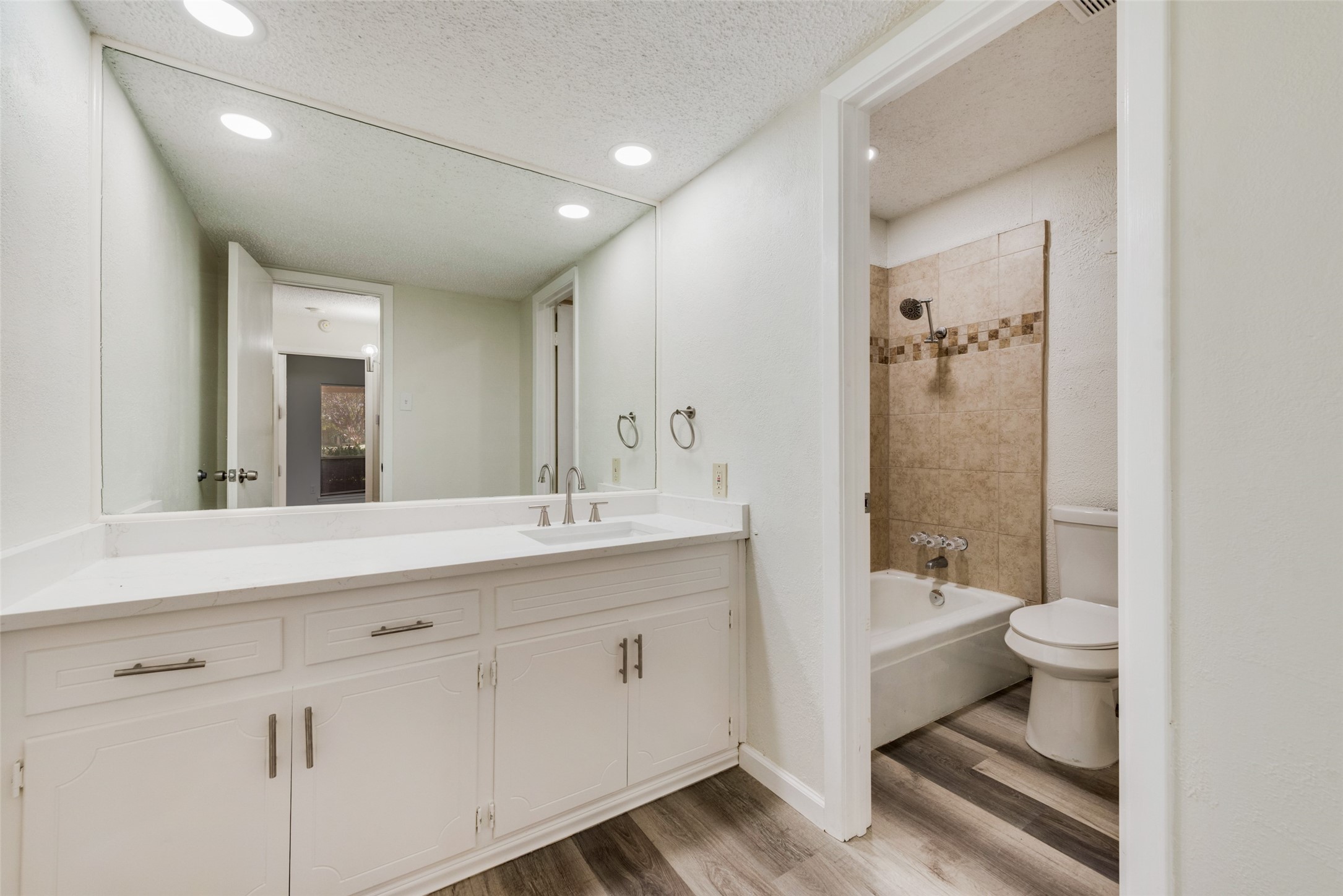 5814 Meadow Wood Lane Fort Worth TX 76112