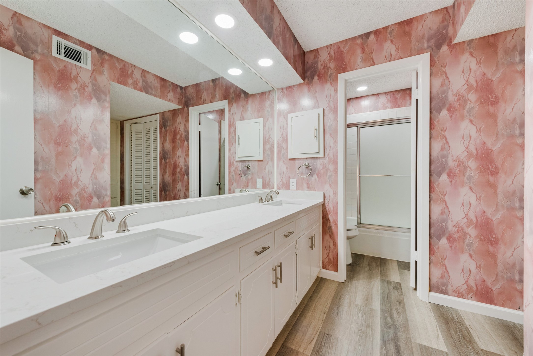 5814 Meadow Wood Lane Fort Worth TX 76112