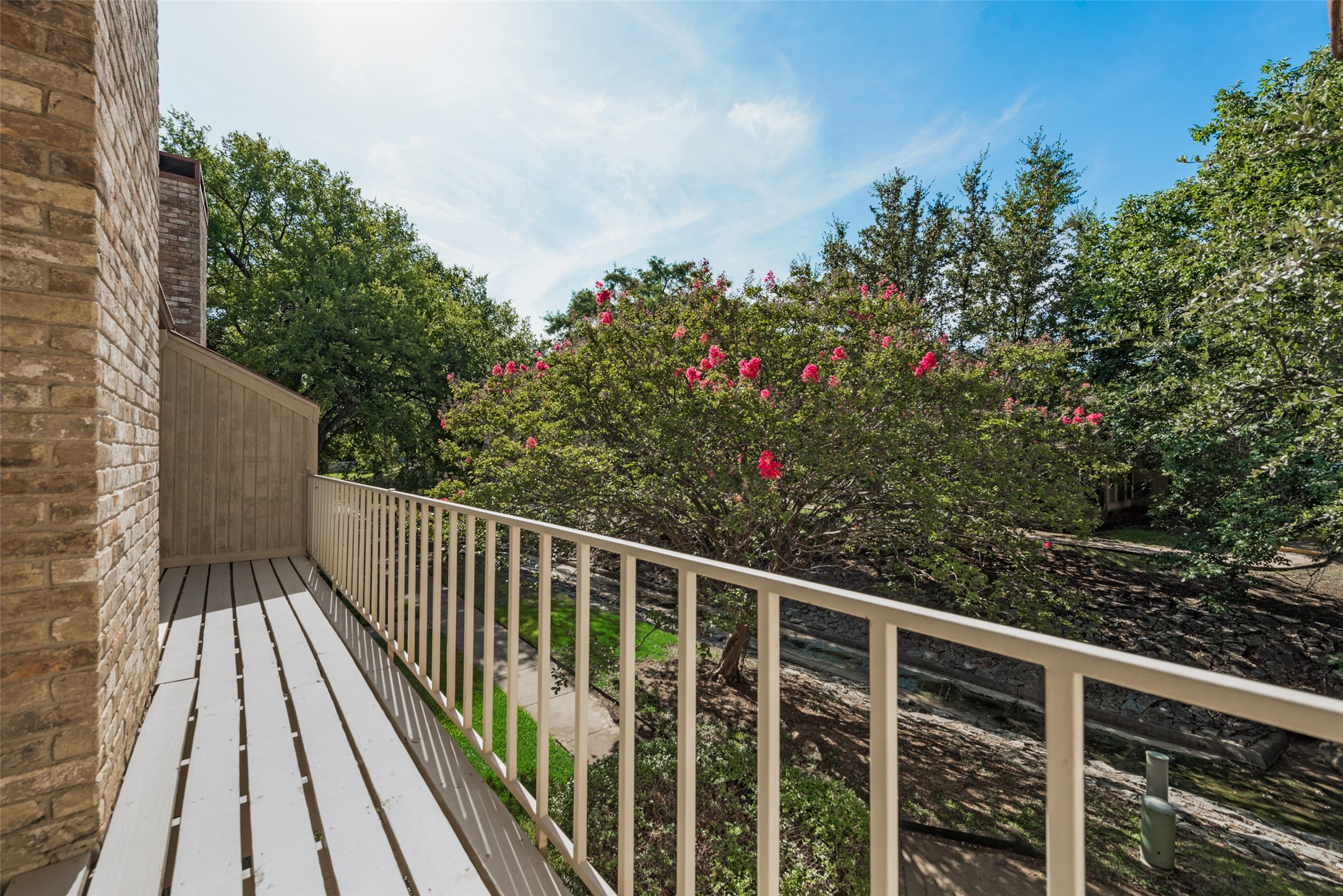 5814 Meadow Wood Lane Fort Worth TX 76112