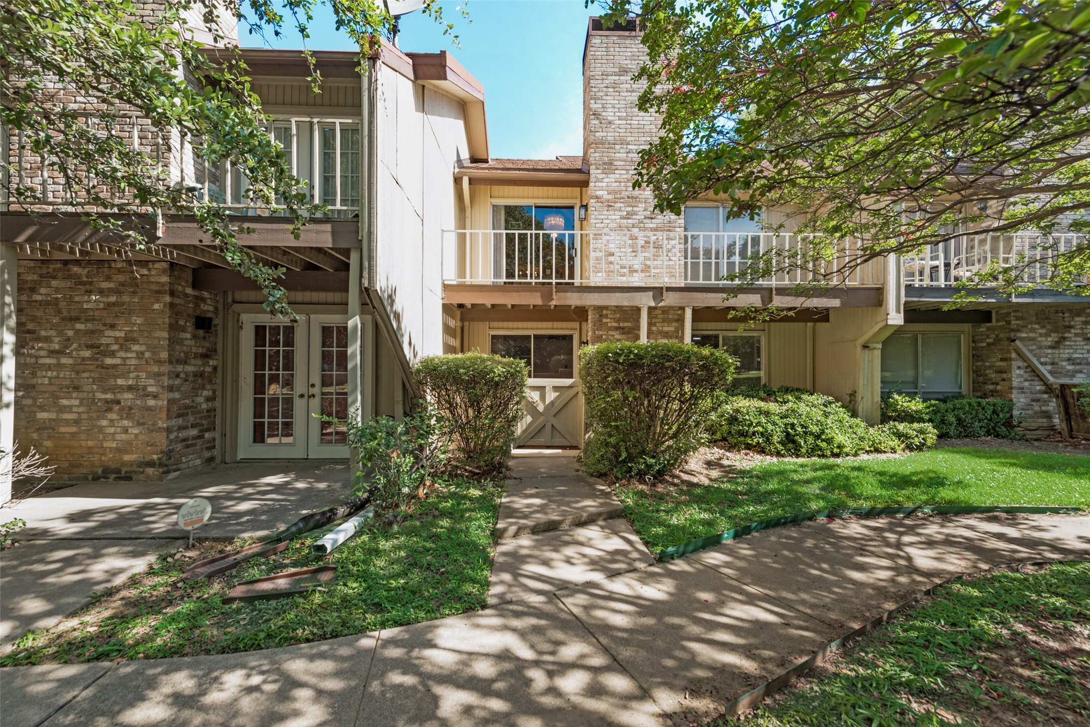 5814 Meadow Wood Lane Fort Worth TX 76112