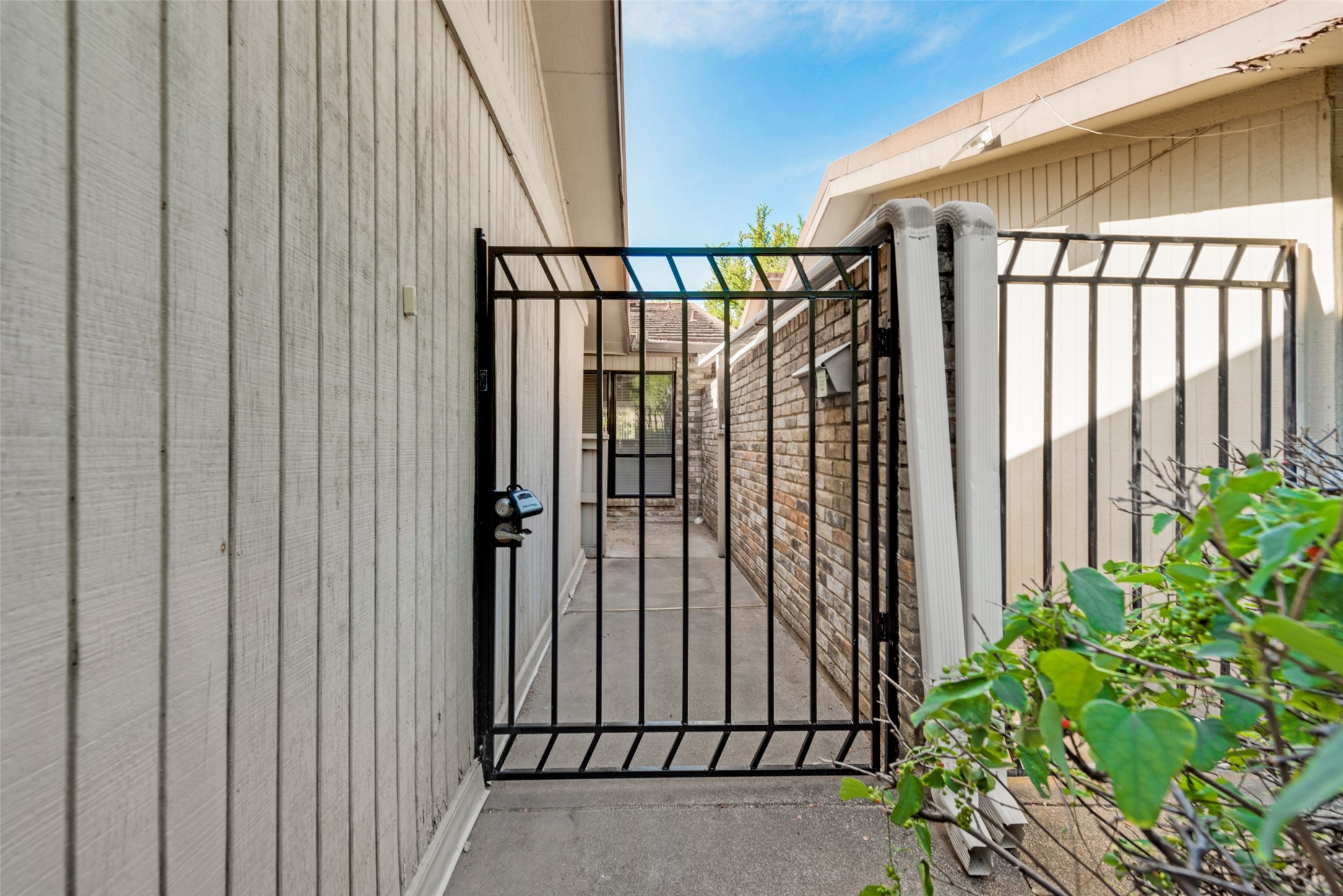 5814 Meadow Wood Lane Fort Worth TX 76112