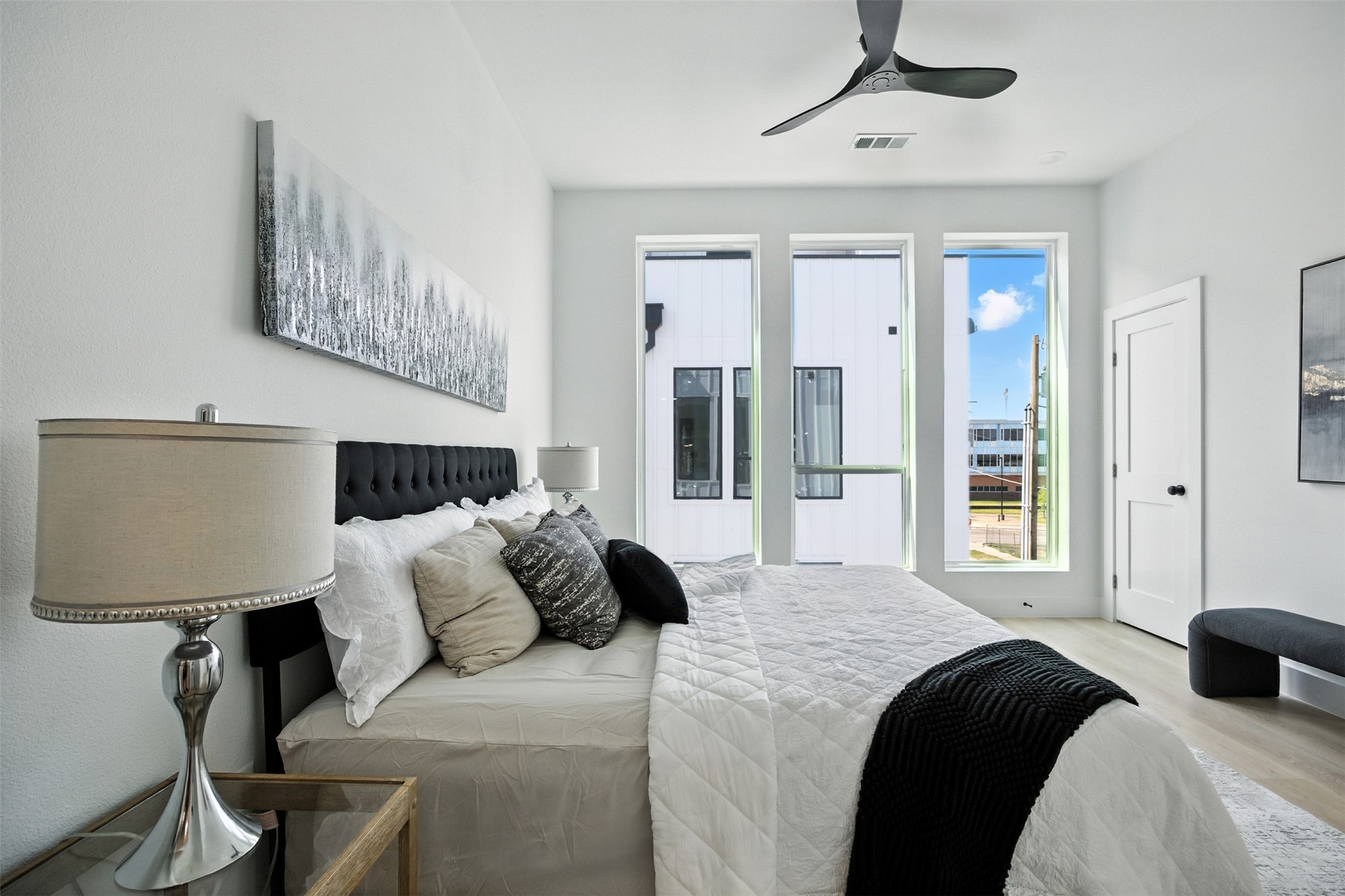 312 N Lancaster Avenue Dallas TX 75203