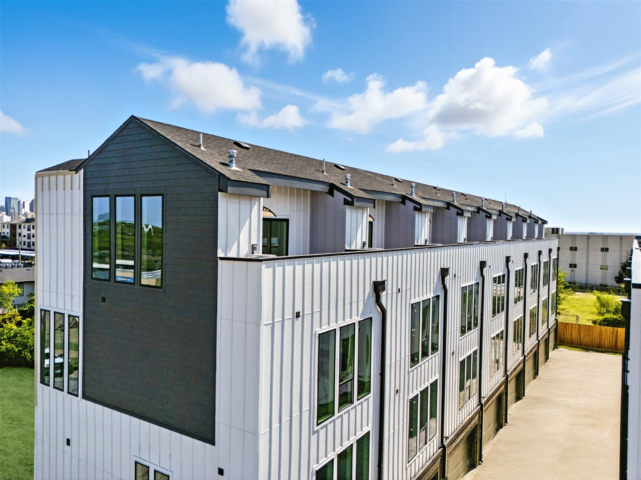 312 N Lancaster Avenue Dallas TX 75203