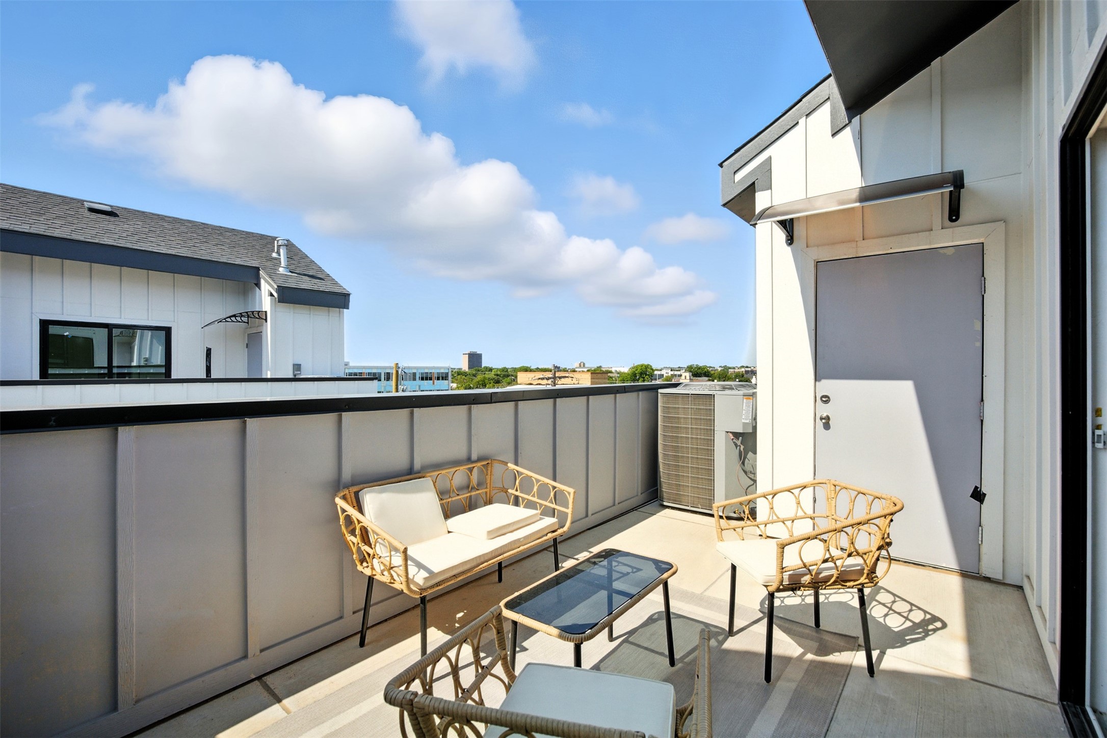 312 N Lancaster Avenue Dallas TX 75203