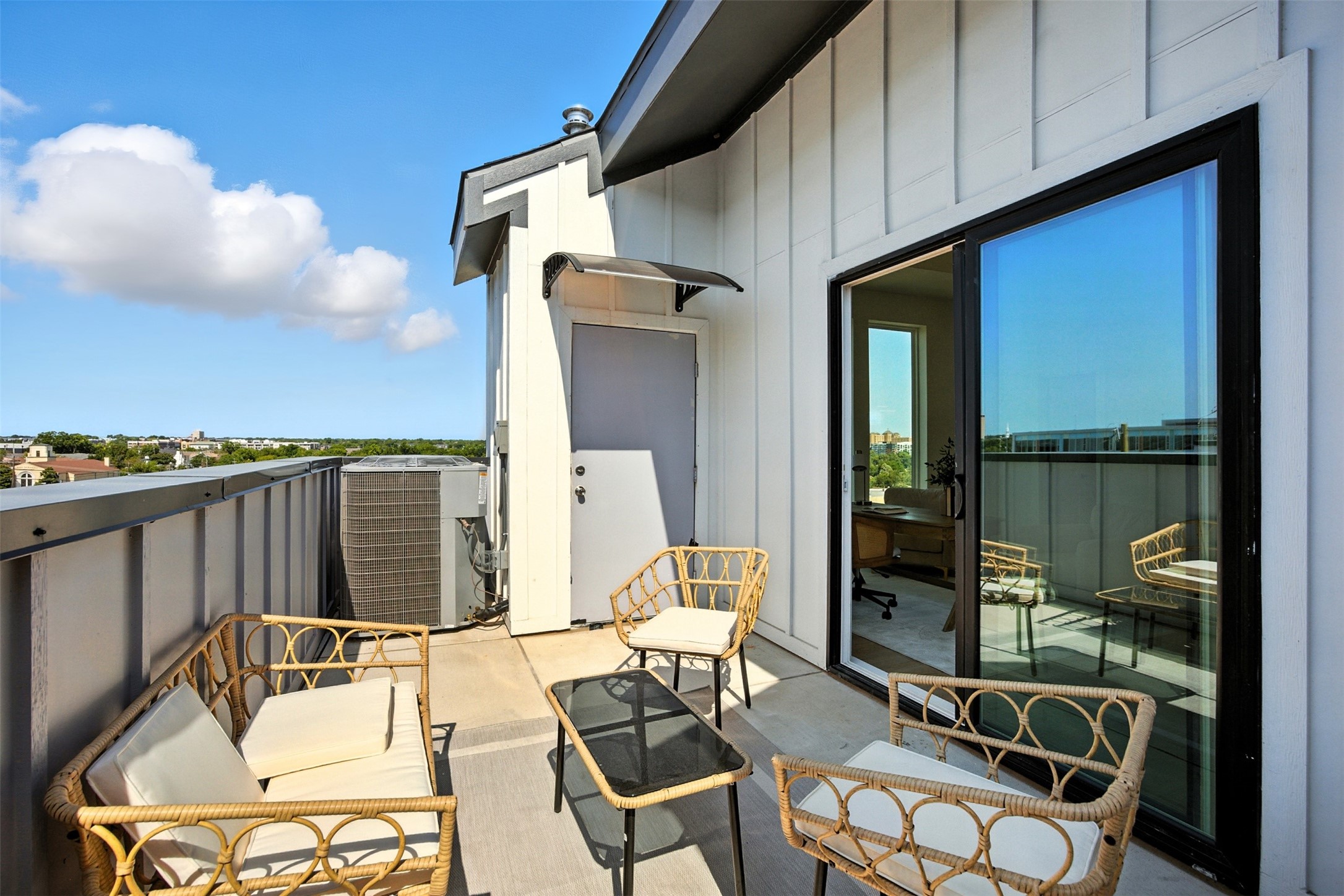 312 N Lancaster Avenue Dallas TX 75203