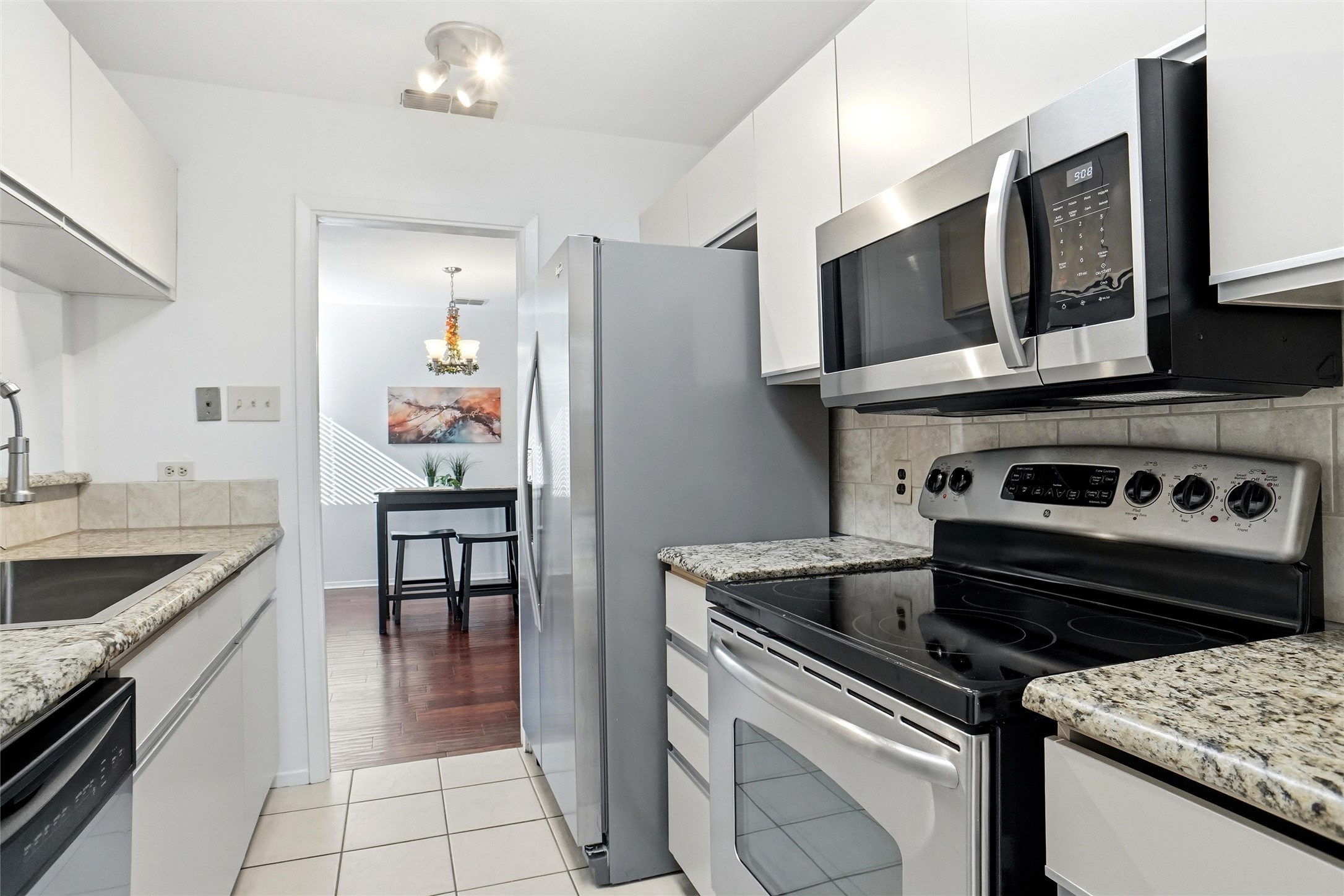 30 Park Lane Bedford TX 76021