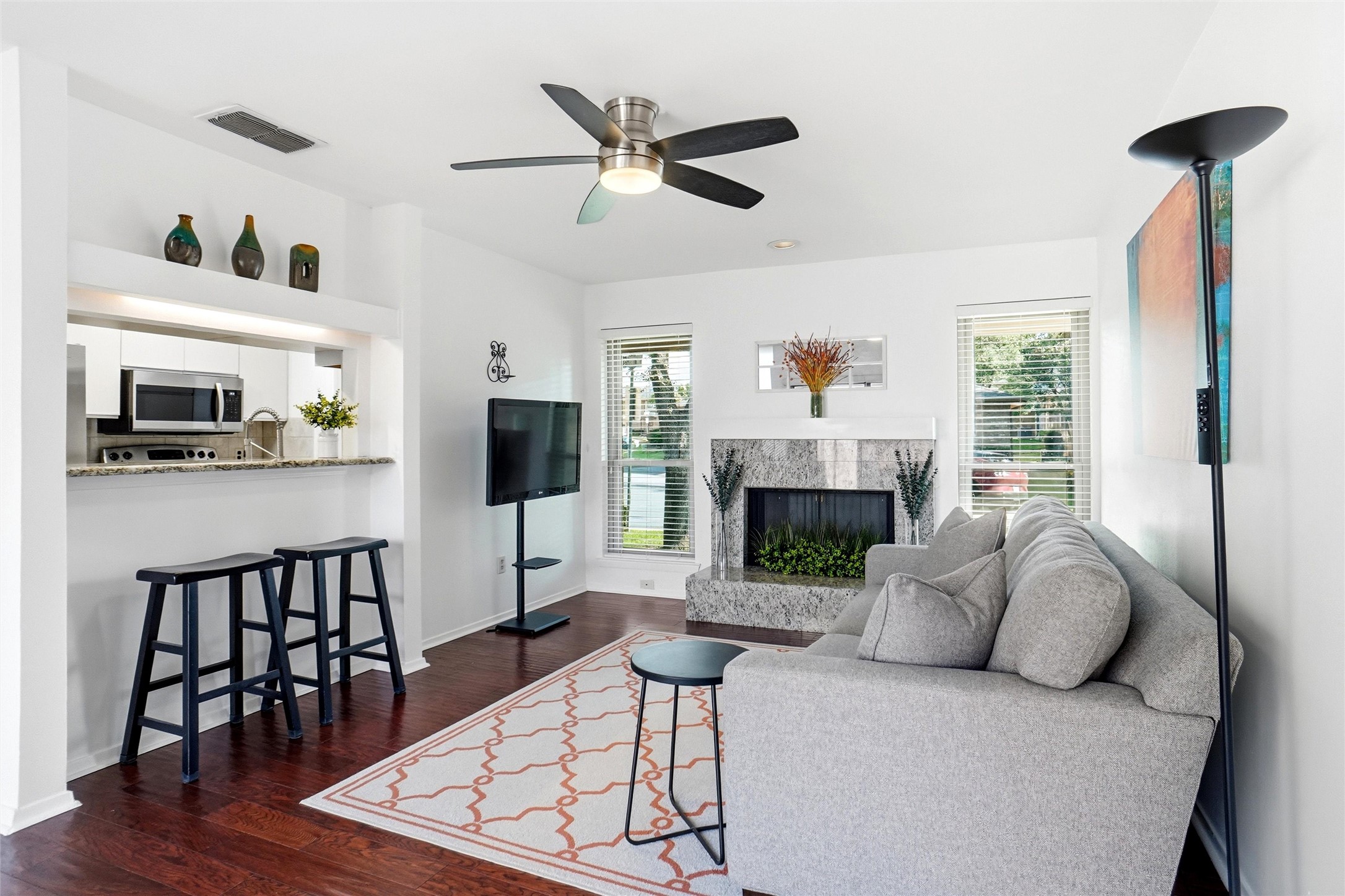 30 Park Lane Bedford TX 76021