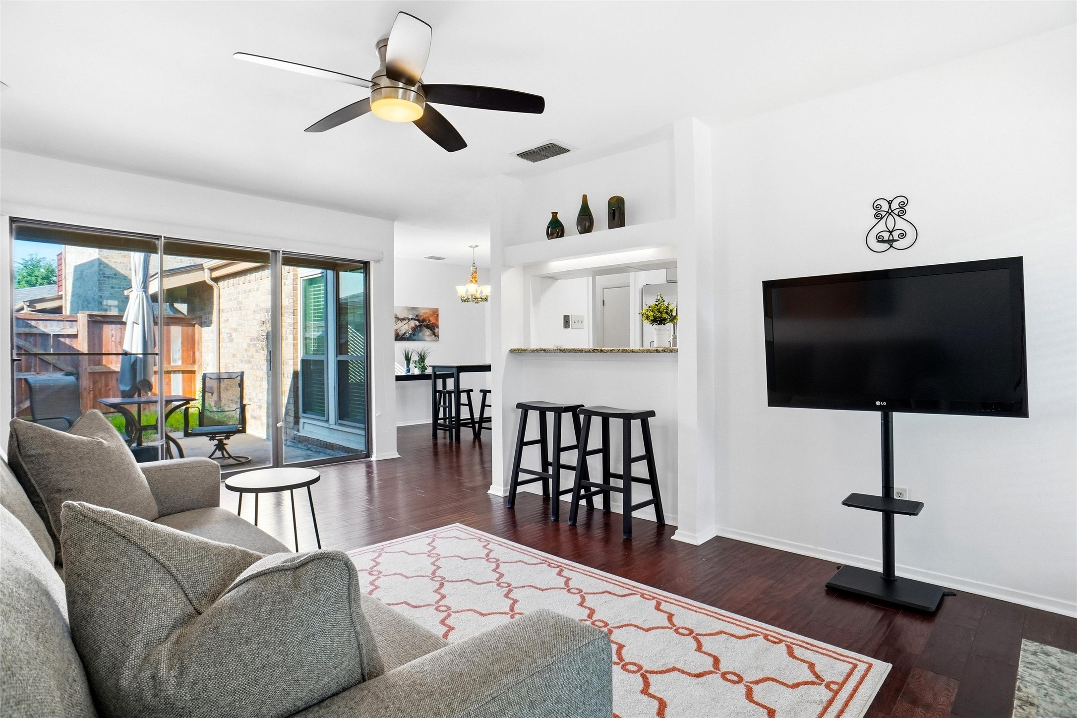 30 Park Lane Bedford TX 76021