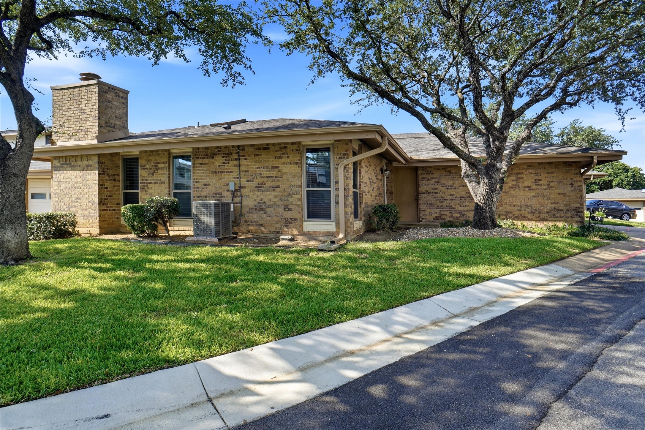30 Park Lane Bedford TX 76021