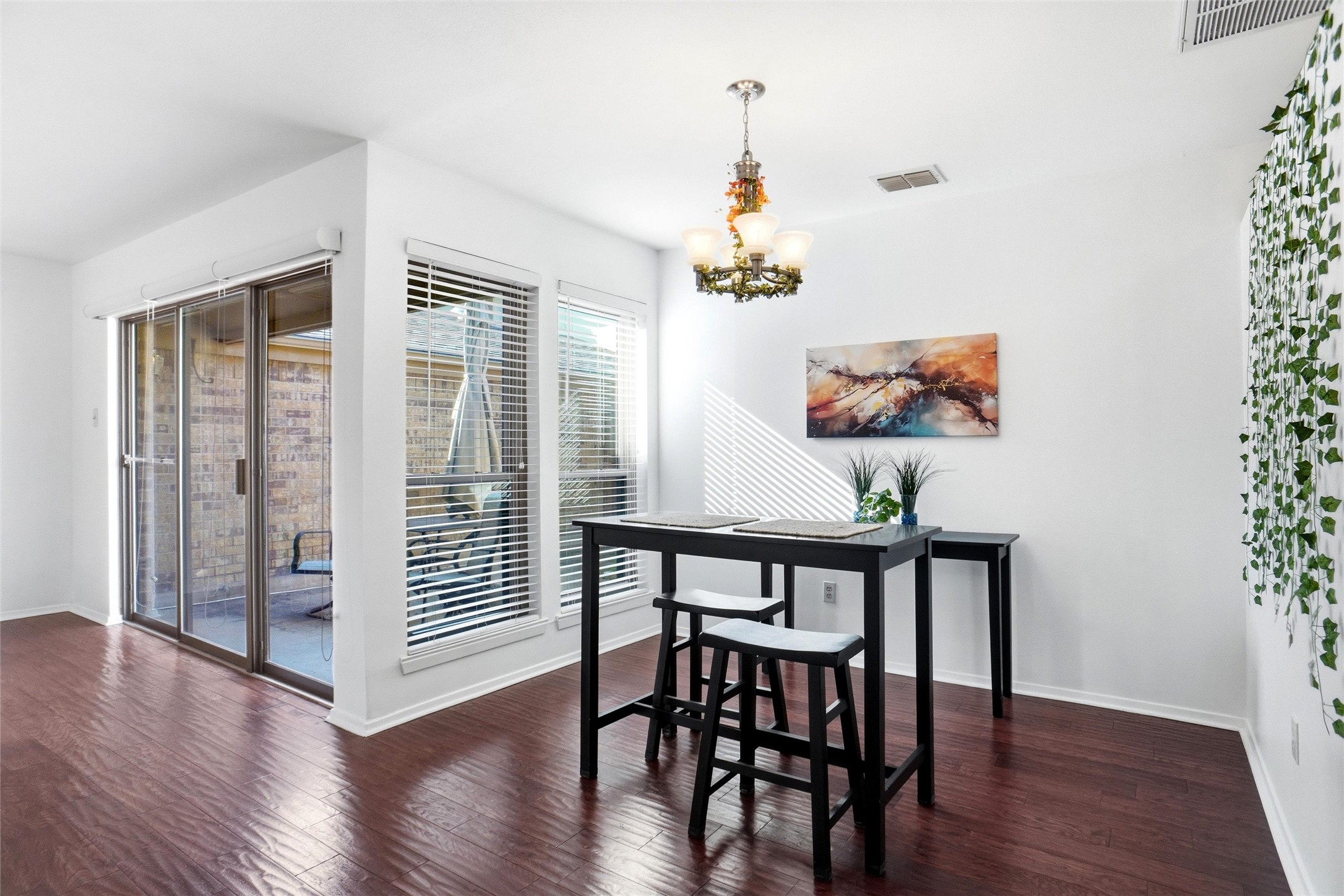 30 Park Lane Bedford TX 76021