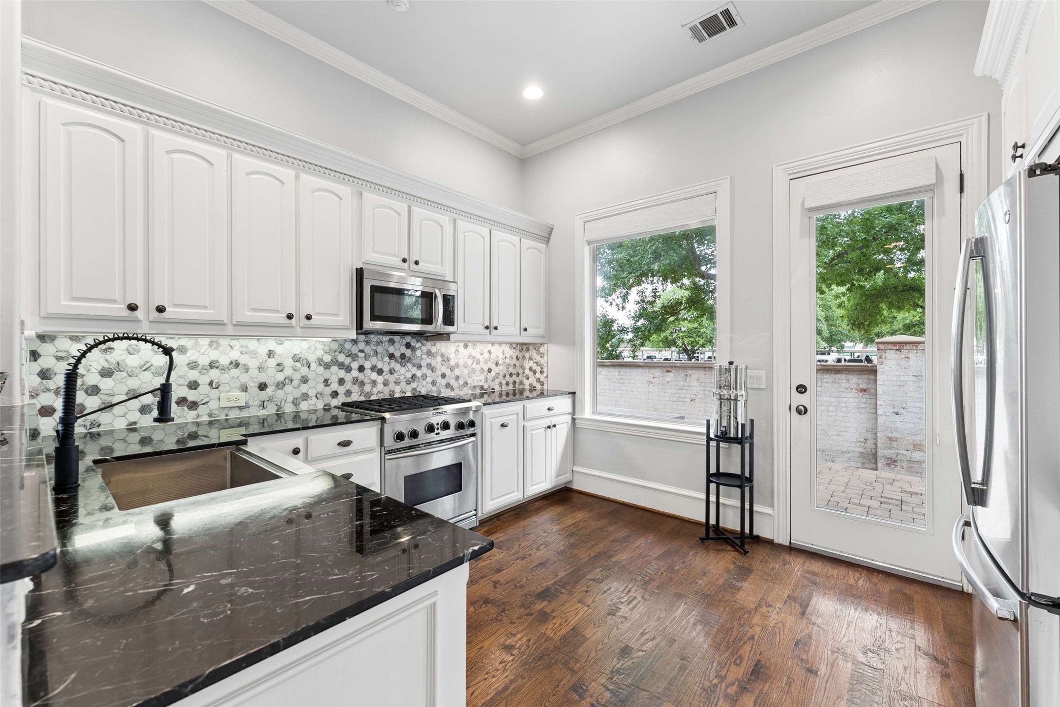 734 Warwick Lane Coppell TX 75019
