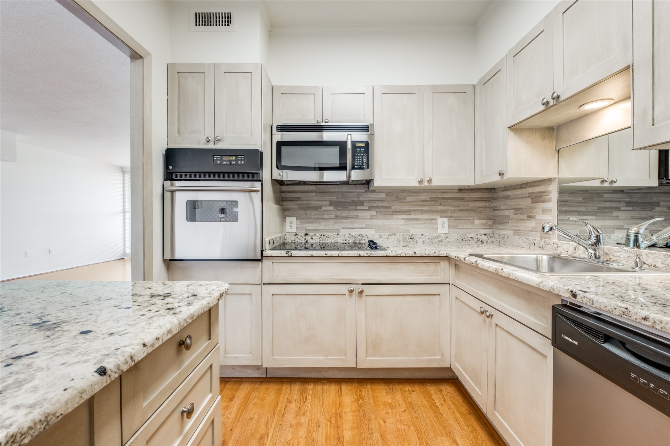 3701 Turtle Creek Boulevard Dallas TX 75219