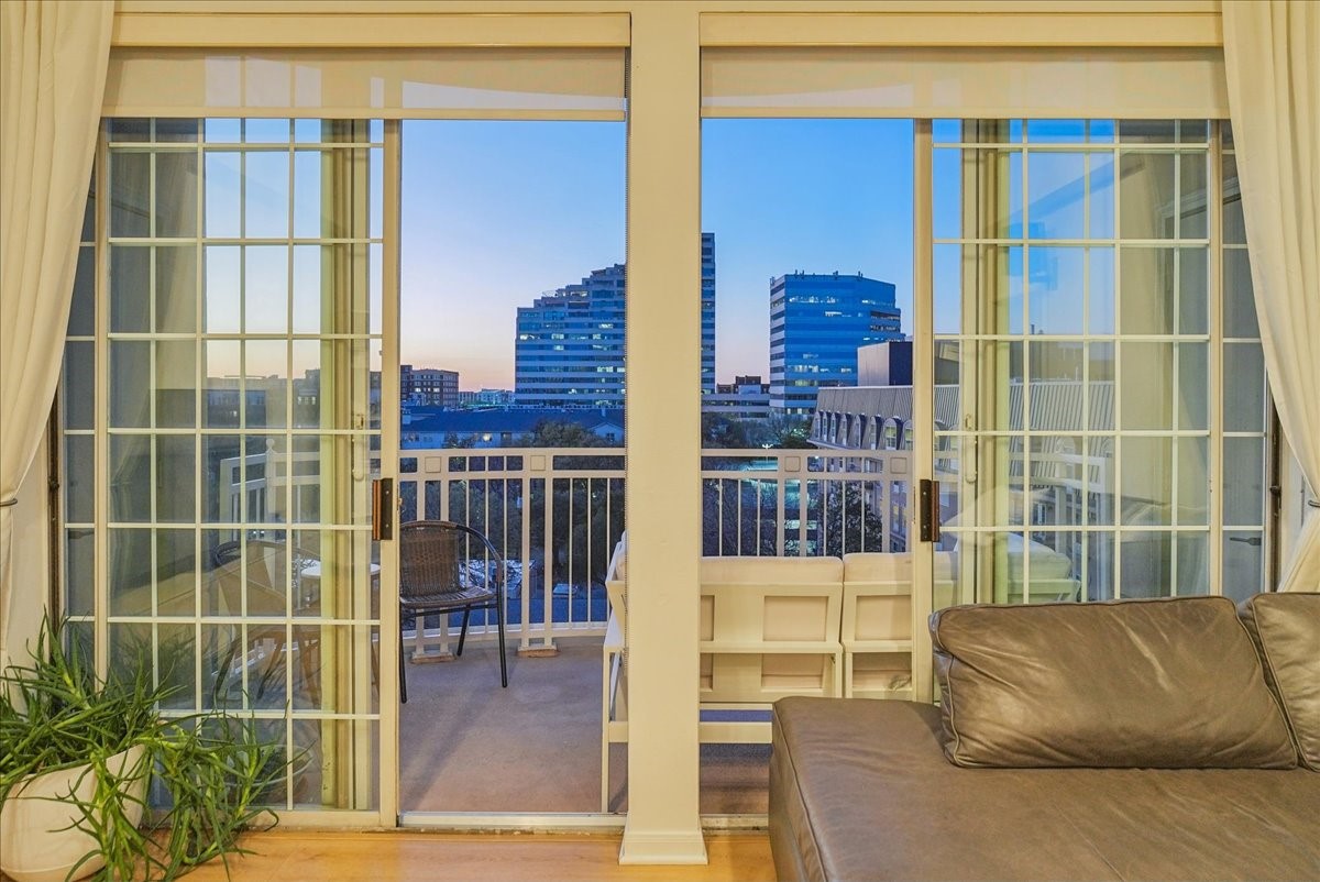 3225 Turtle Creek Boulevard Dallas TX 75219