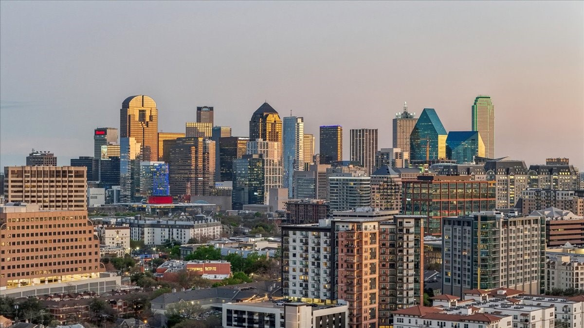 3225 Turtle Creek Boulevard Dallas TX 75219