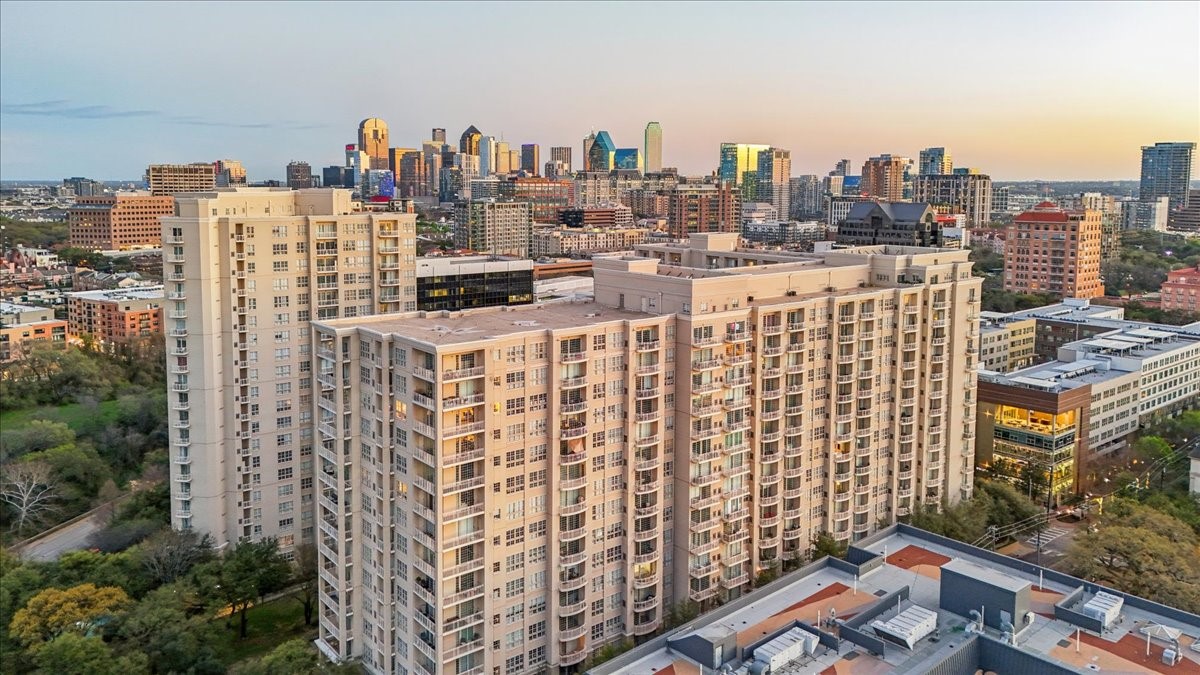 3225 Turtle Creek Boulevard Dallas TX 75219
