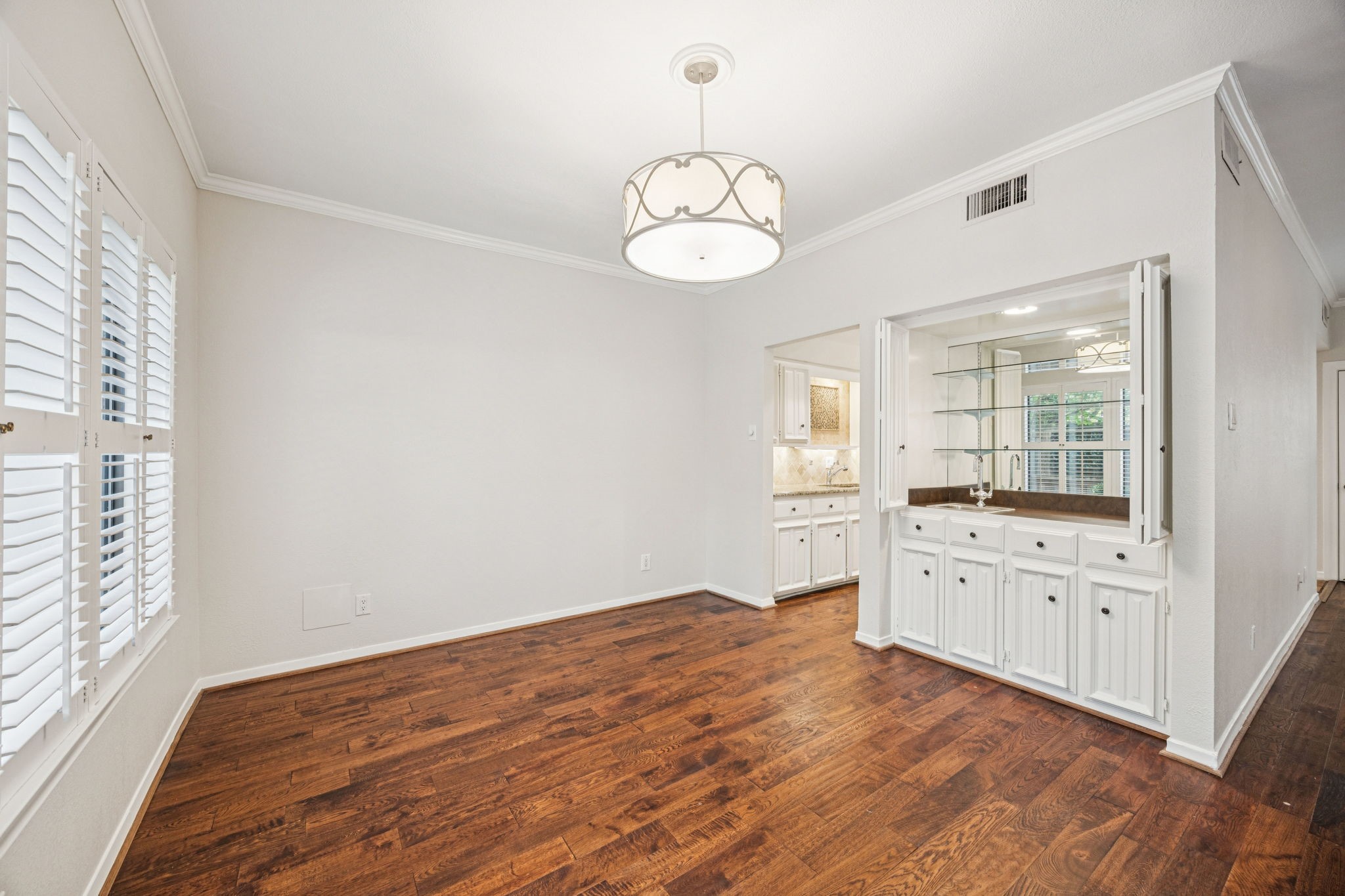 6742 E Northwest Highway Dallas TX 75231