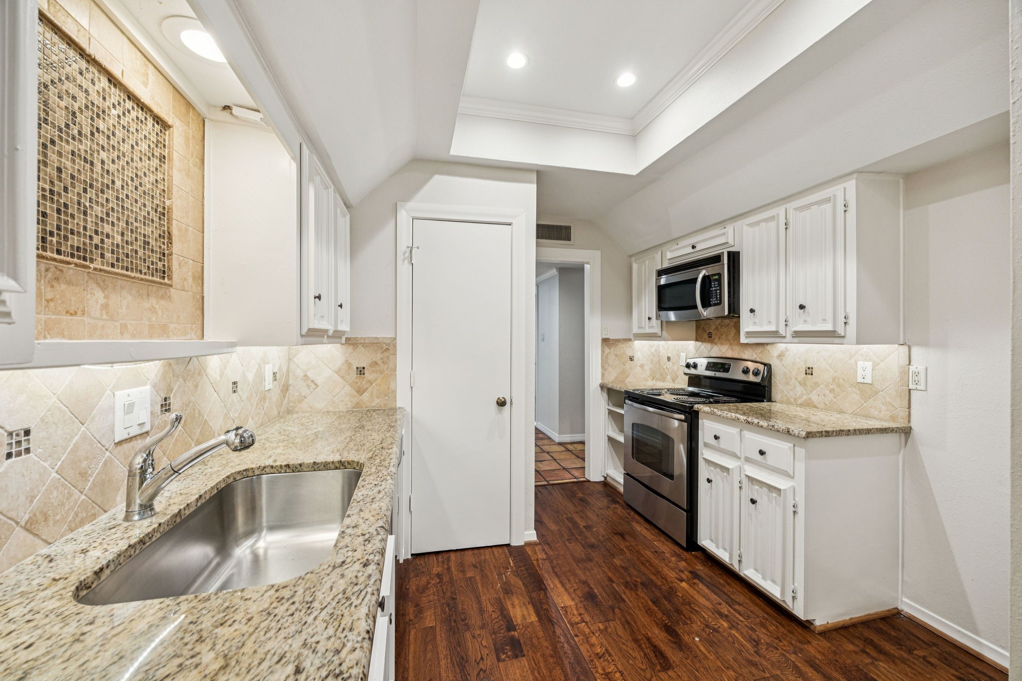 6742 E Northwest Highway Dallas TX 75231