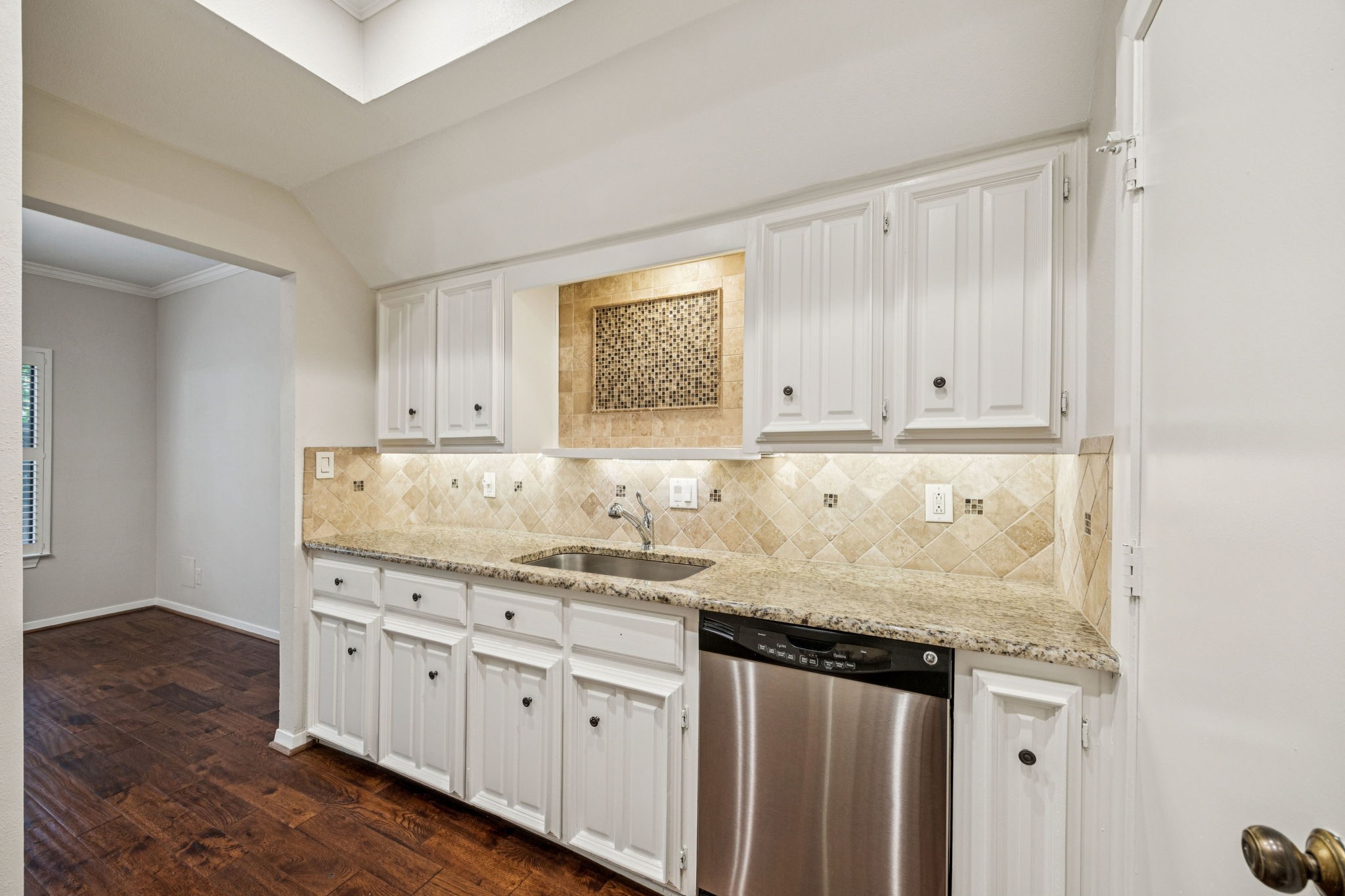 6742 E Northwest Highway Dallas TX 75231