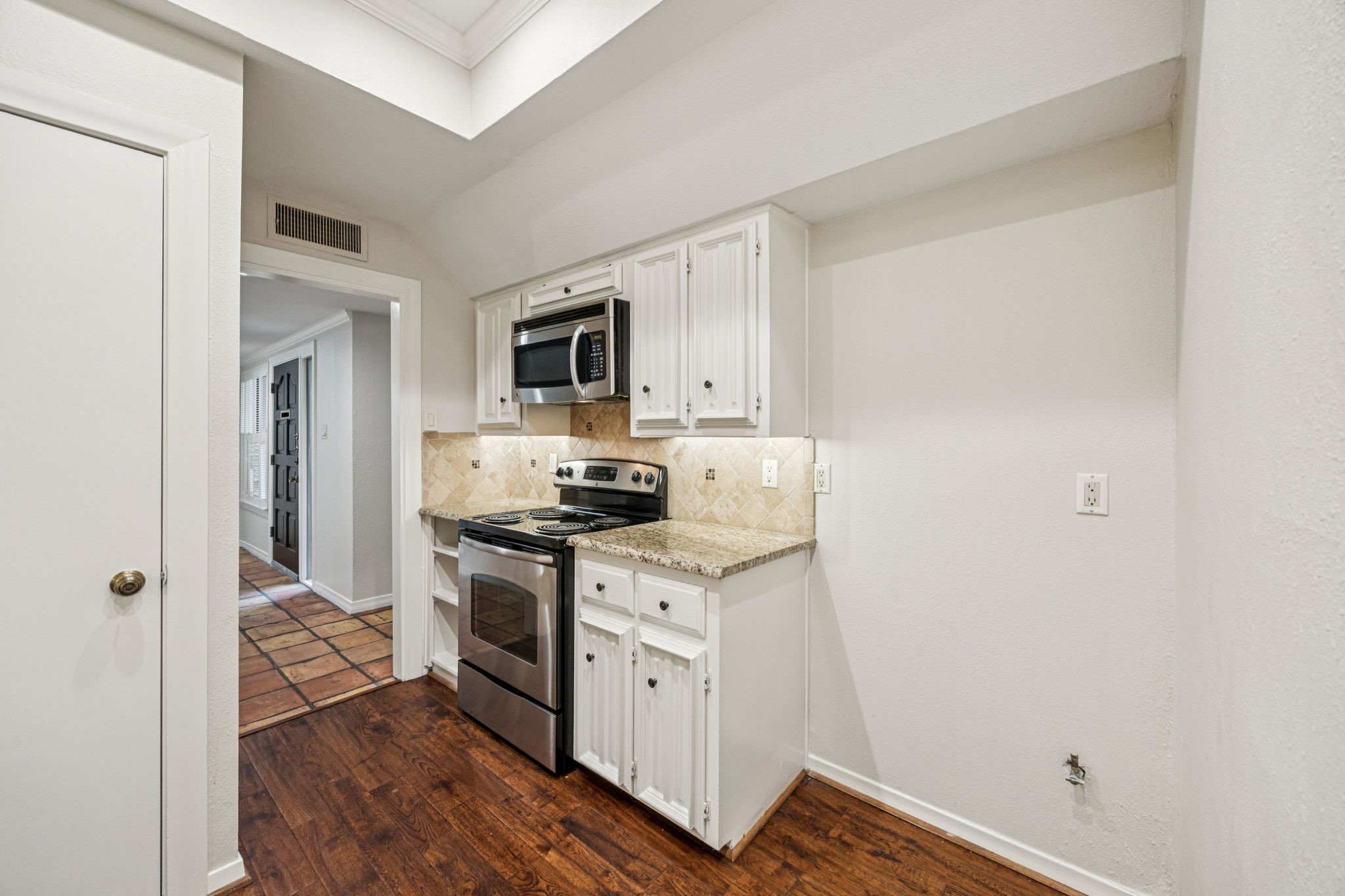 6742 E Northwest Highway Dallas TX 75231