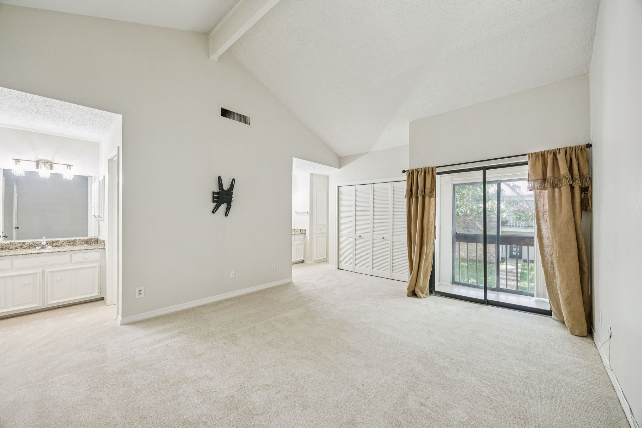 6742 E Northwest Highway Dallas TX 75231