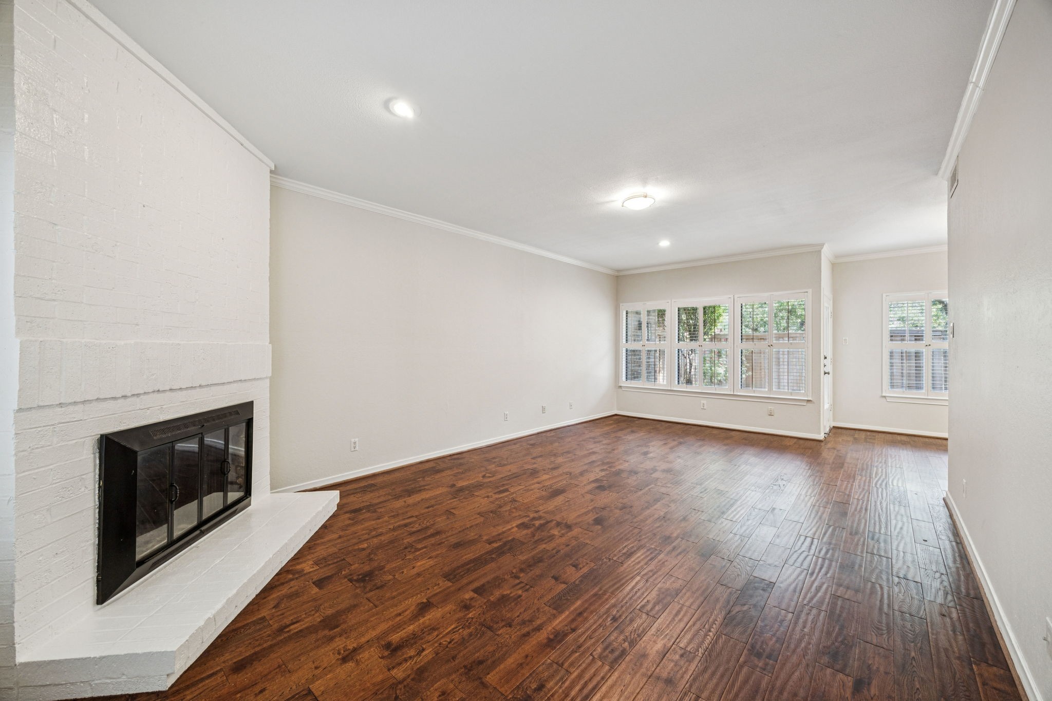 6742 E Northwest Highway Dallas TX 75231