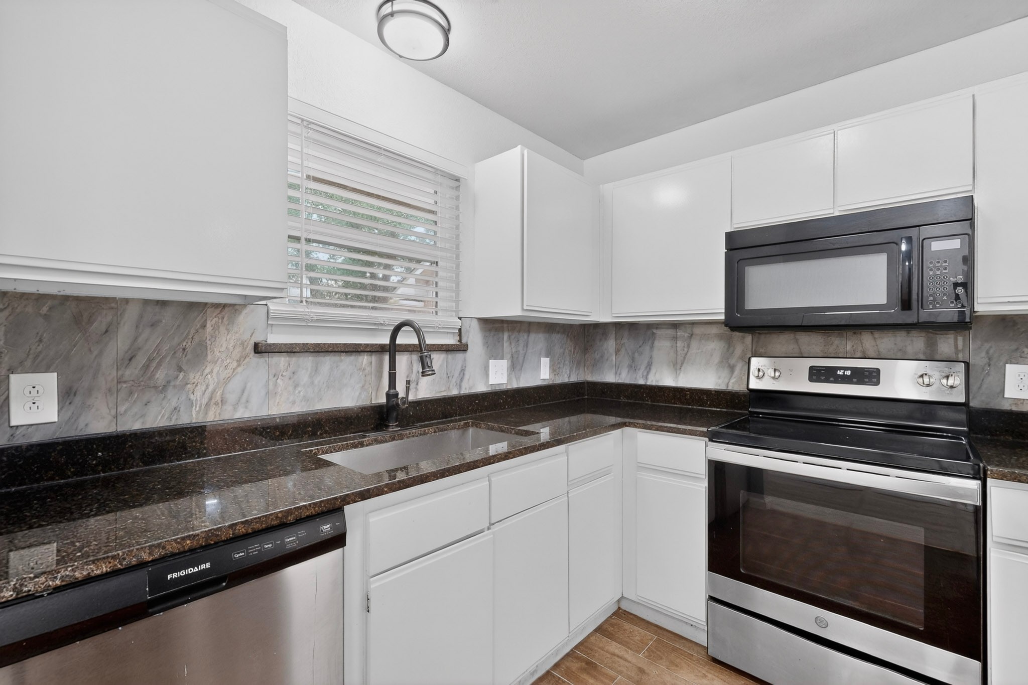23 Gittiban Place Pantego TX 76013