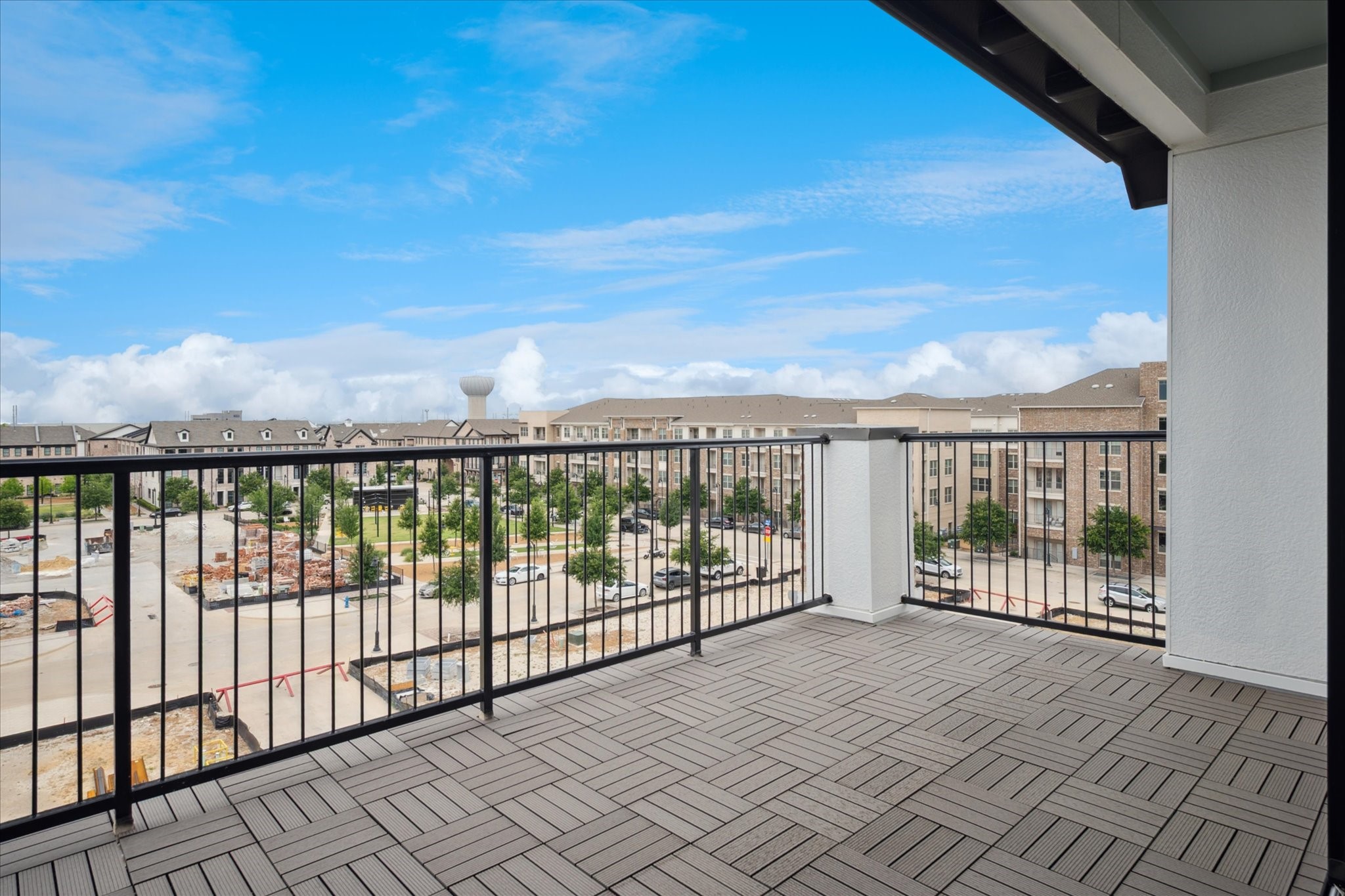 14956 Oak Street Addison TX 75001